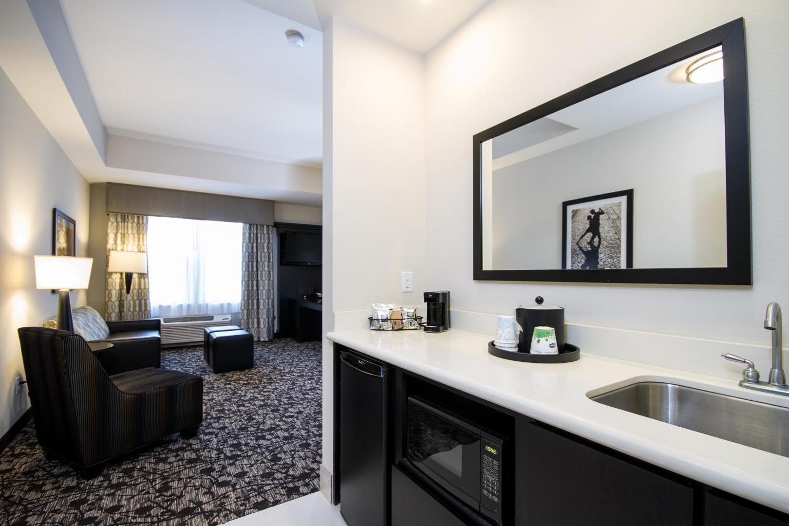 Hampton Inn & Suites DuPont Hampton Inn & Suites DuPont