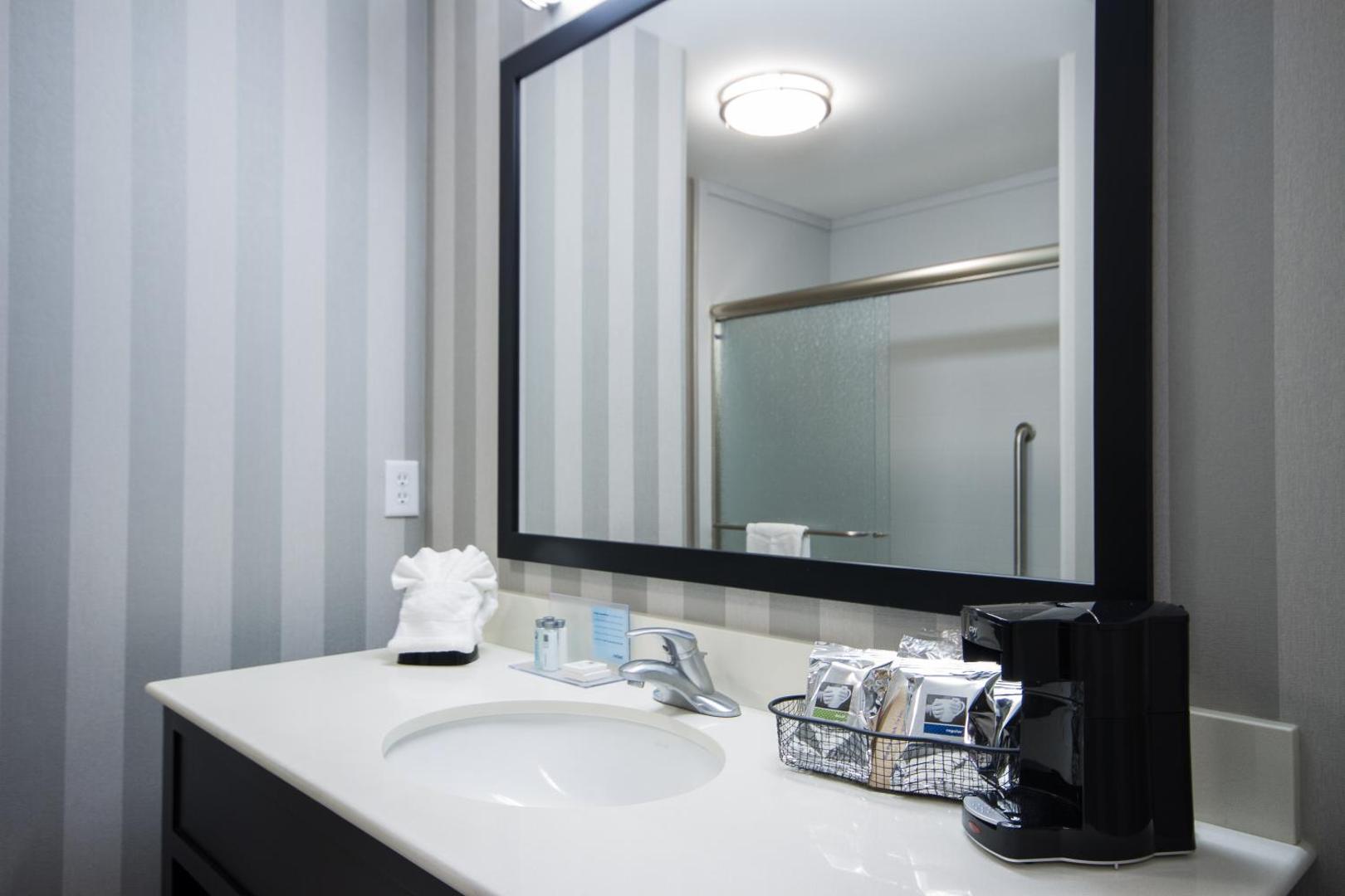 Hampton Inn & Suites DuPont Hampton Inn & Suites DuPont