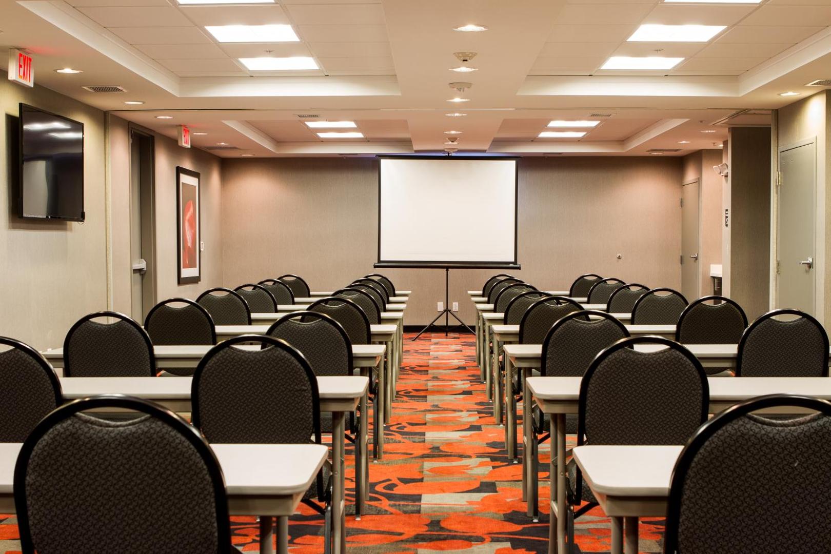 Hampton Inn & Suites DuPont Hampton Inn & Suites DuPont