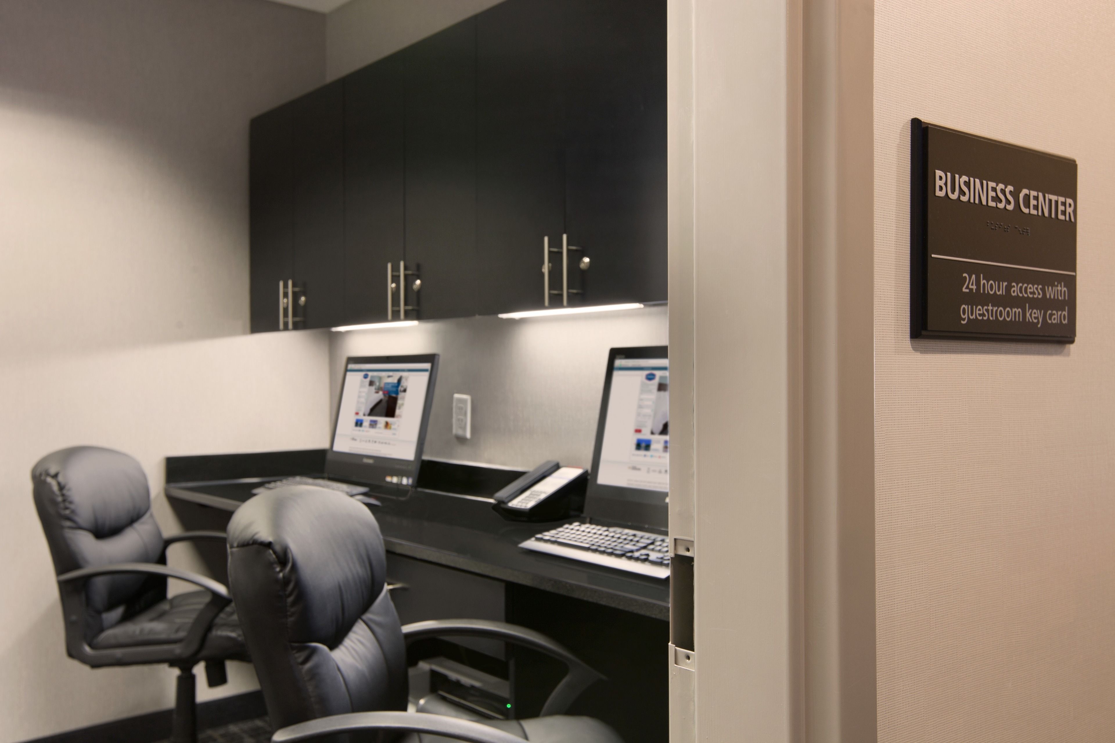 Hampton Inn & Suites DuPont Hampton Inn & Suites DuPont