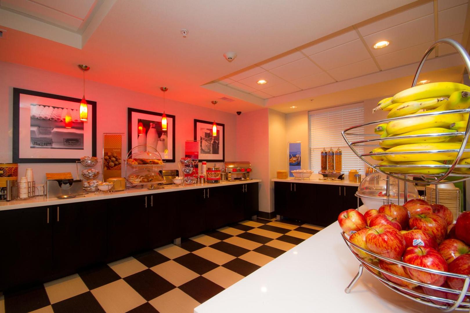 Hampton Inn & Suites DuPont Hampton Inn & Suites DuPont