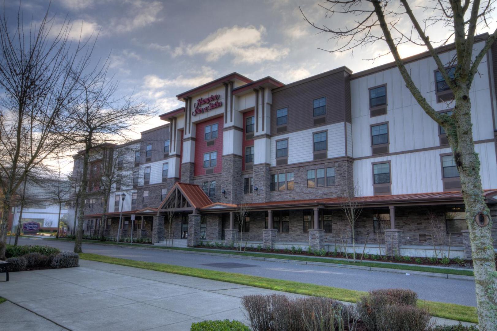 Hampton Inn & Suites DuPont Hampton Inn & Suites DuPont