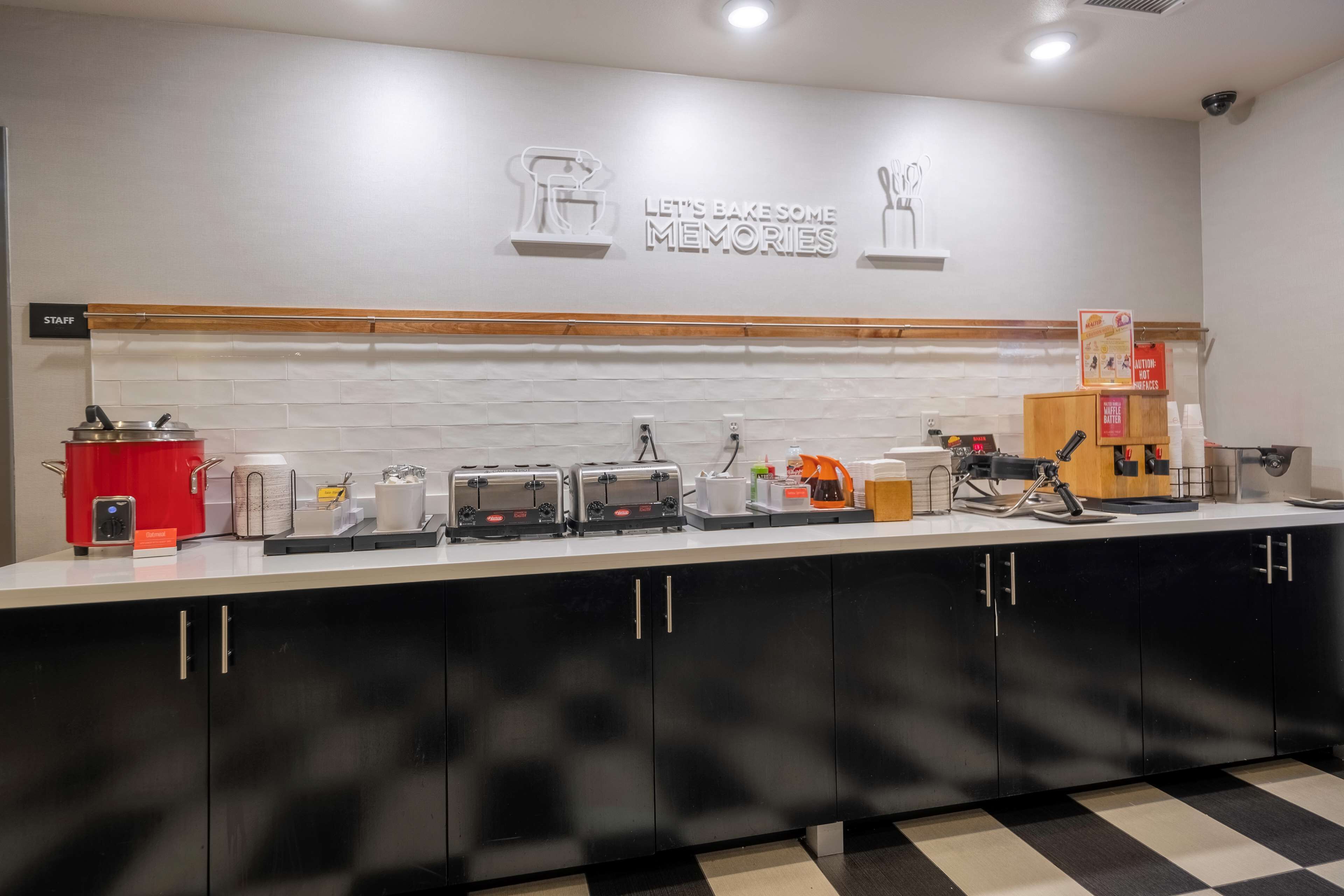 Hampton Inn & Suites DuPont Hampton Inn & Suites DuPont