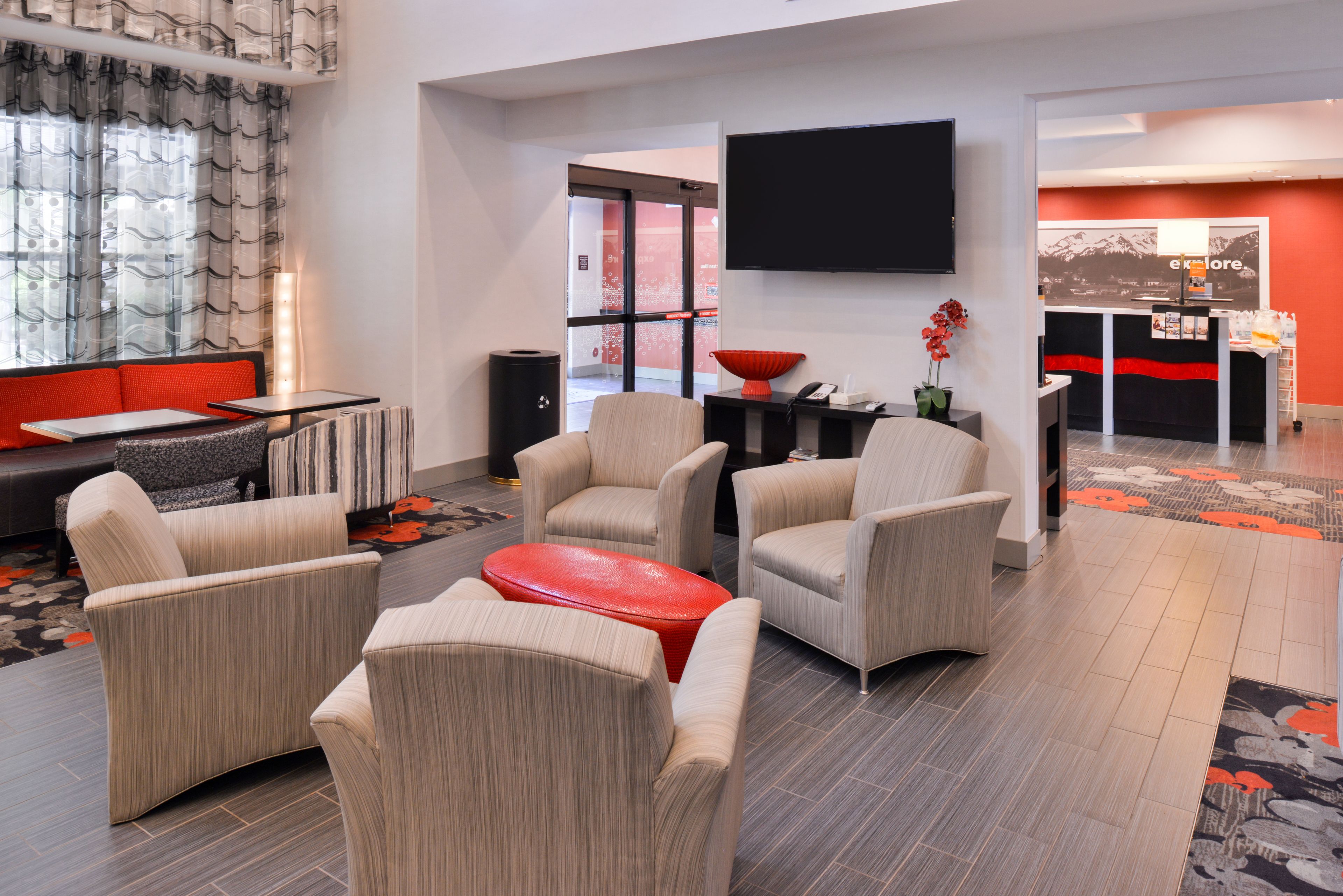 Hampton Inn & Suites DuPont Hampton Inn & Suites DuPont