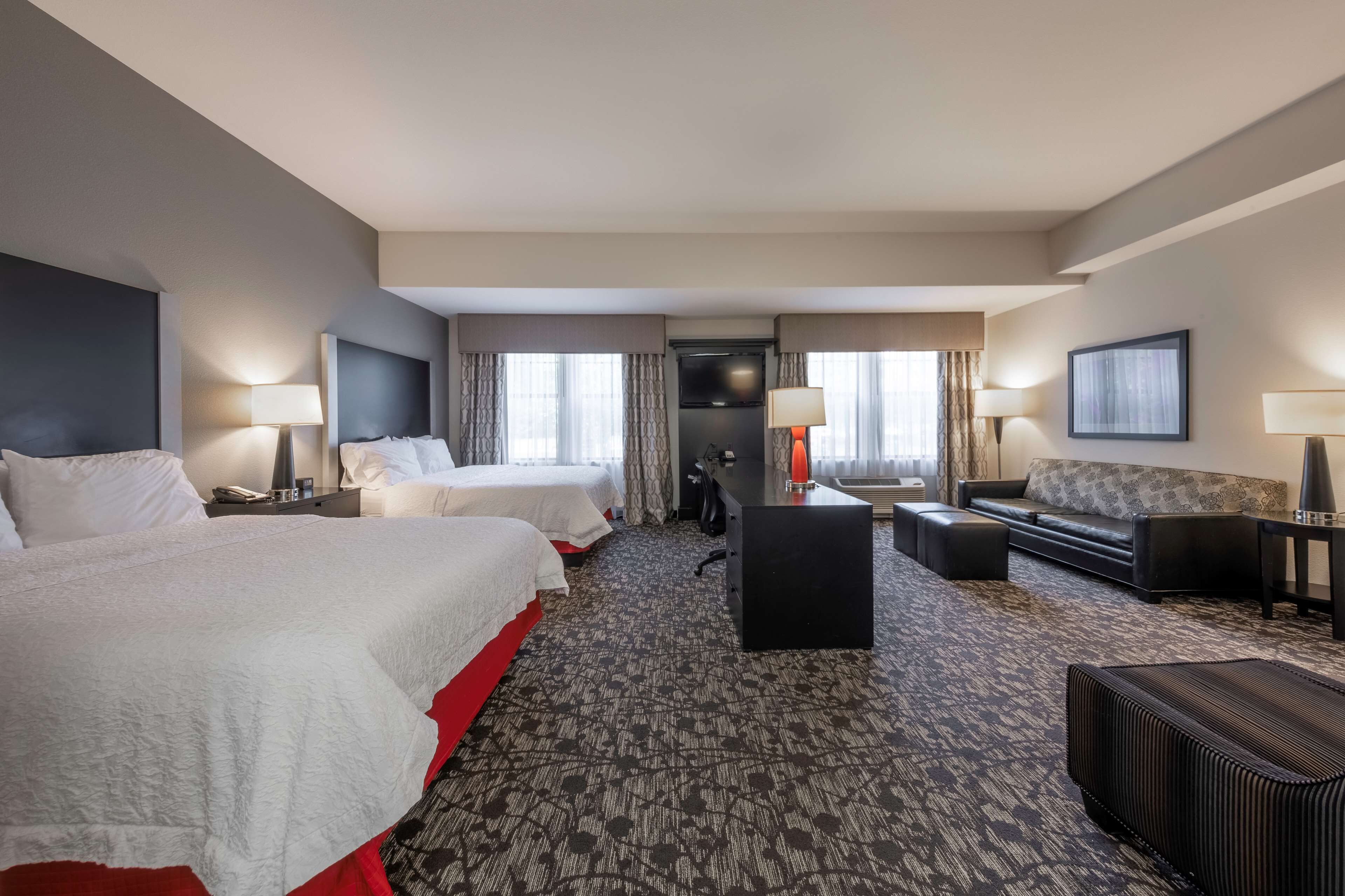 Hampton Inn & Suites DuPont Hampton Inn & Suites DuPont