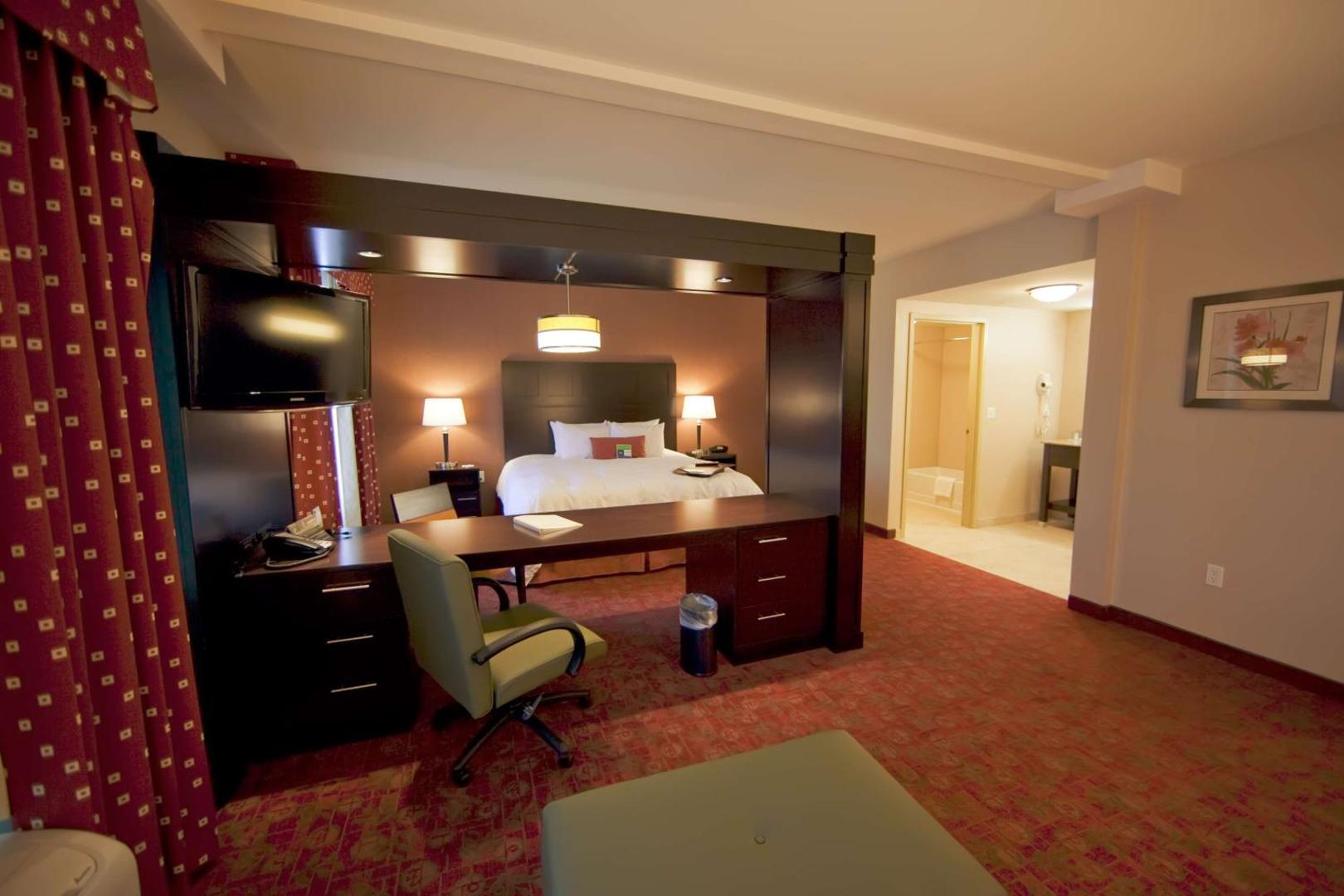 Hampton Inn & Suites Seattle/Kent, WA Hampton Inn & Suites Seattle/Kent, WA