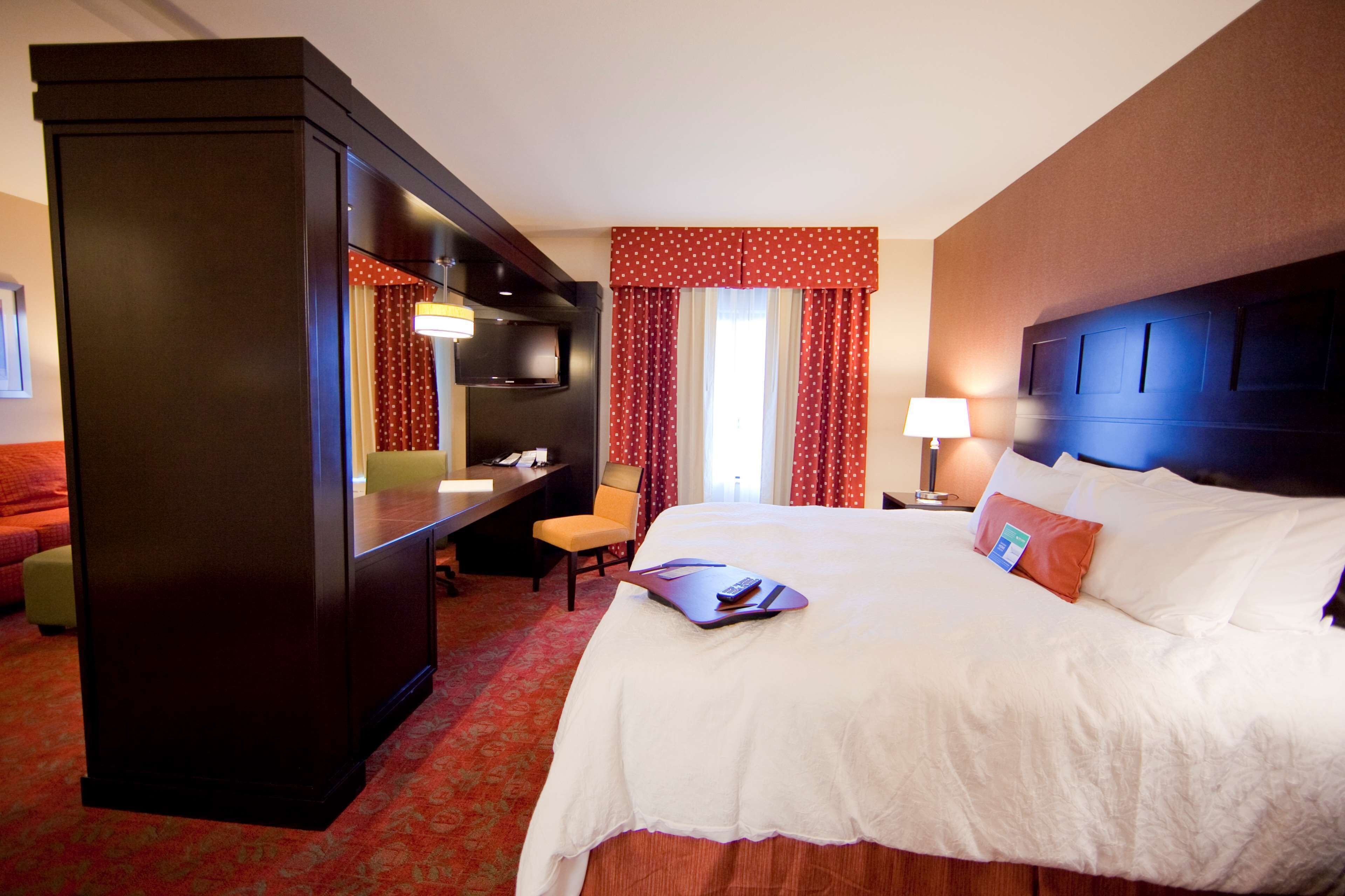 Hampton Inn & Suites Seattle/Kent, WA Hampton Inn & Suites Seattle/Kent, WA