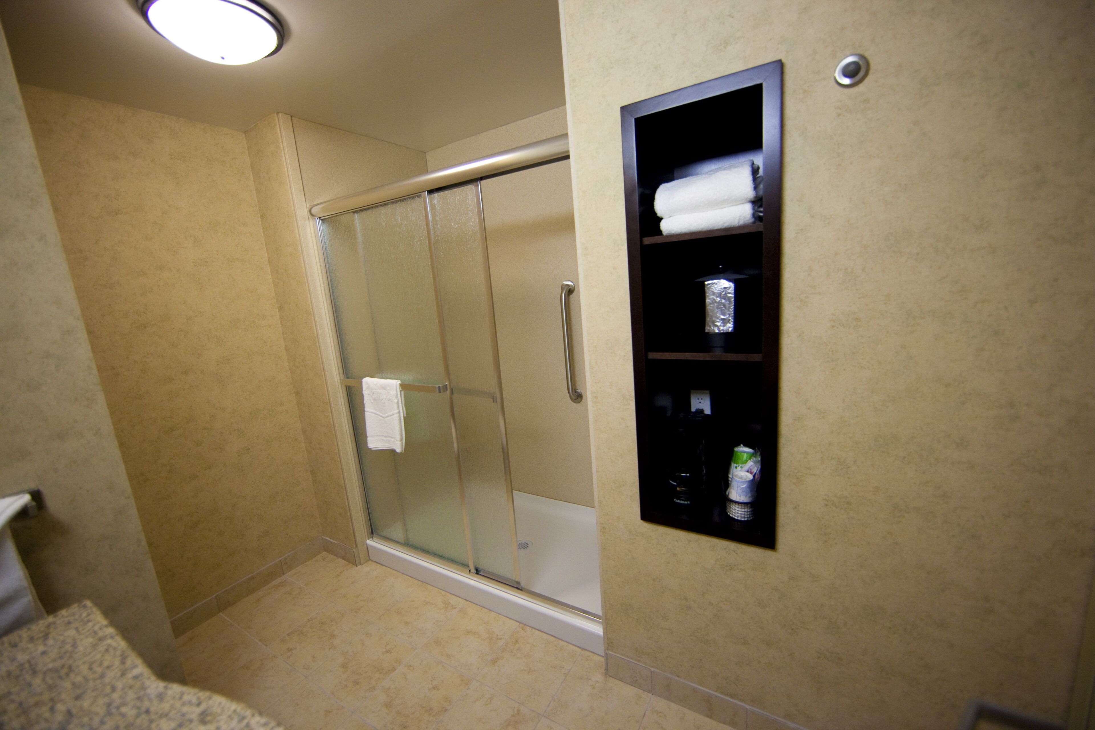 Hampton Inn & Suites Seattle/Kent, WA Hampton Inn & Suites Seattle/Kent, WA