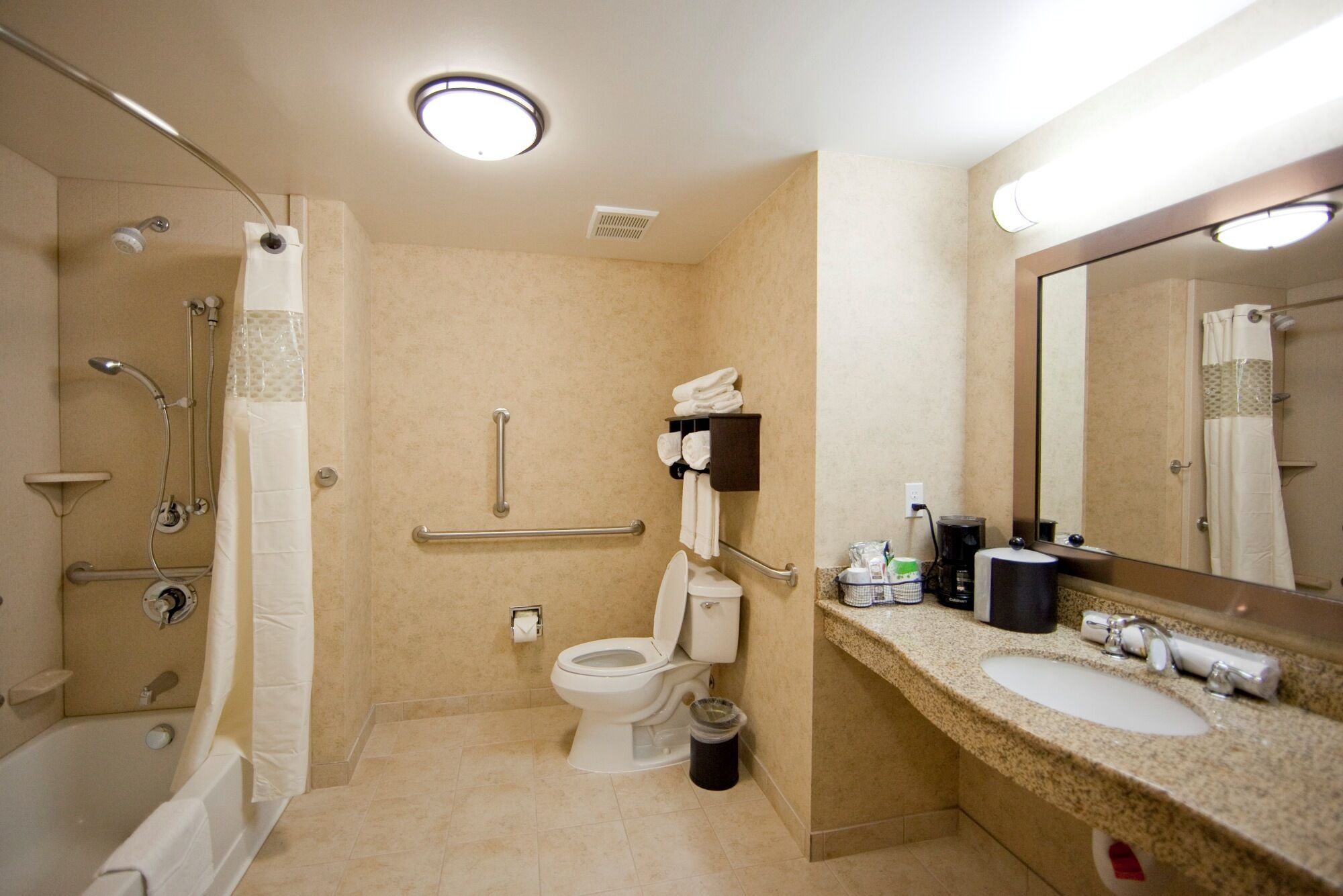 Hampton Inn & Suites Seattle/Kent, WA Hampton Inn & Suites Seattle/Kent, WA