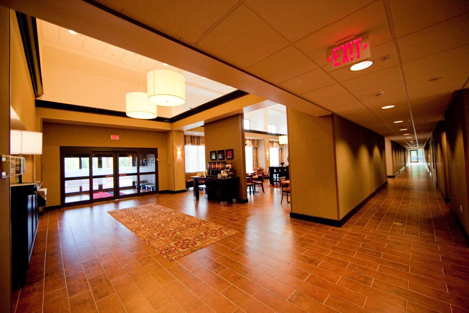 Hampton Inn & Suites Seattle/Kent, WA Hampton Inn & Suites Seattle/Kent, WA