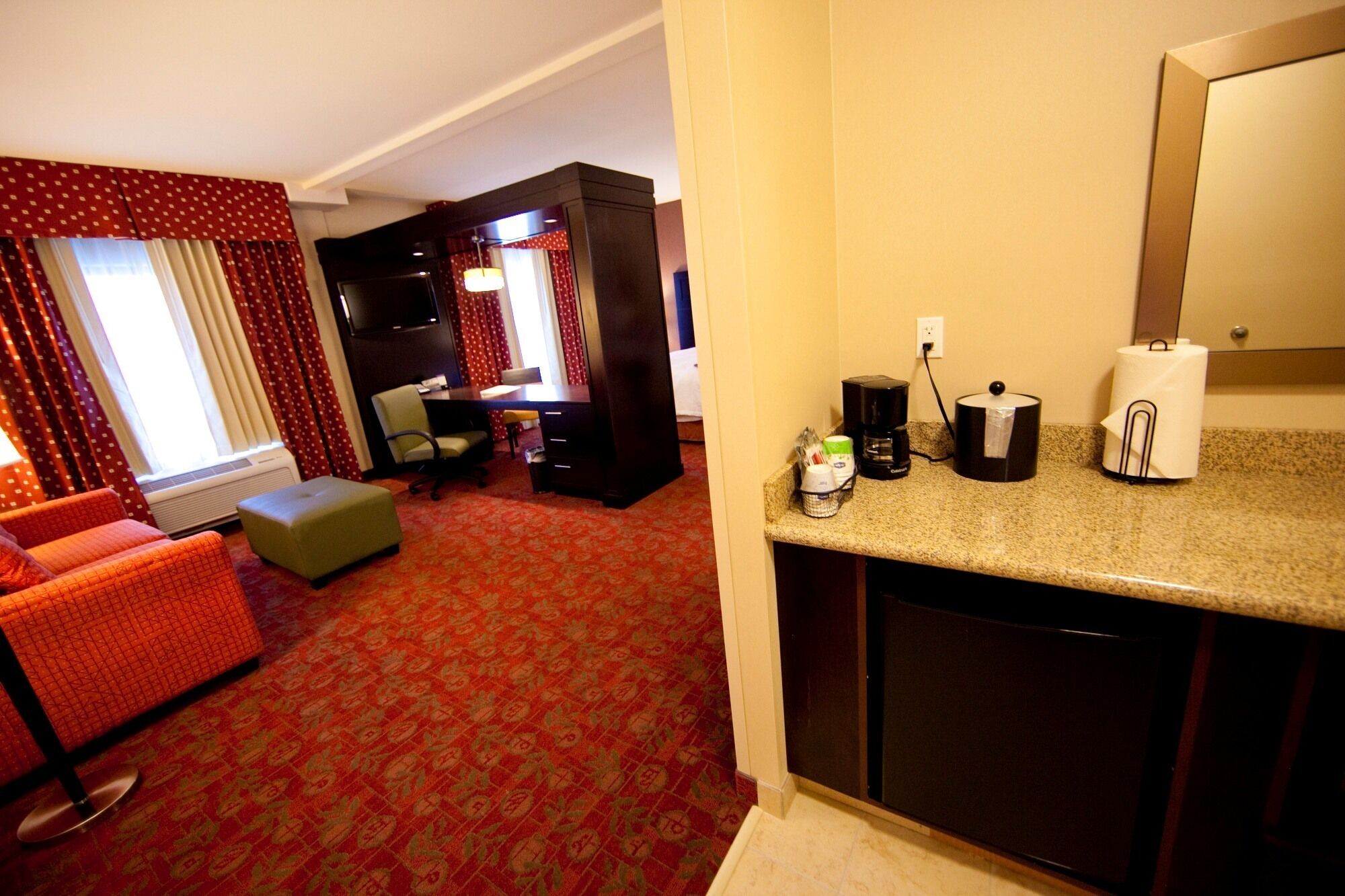 Hampton Inn & Suites Seattle/Kent, WA Hampton Inn & Suites Seattle/Kent, WA