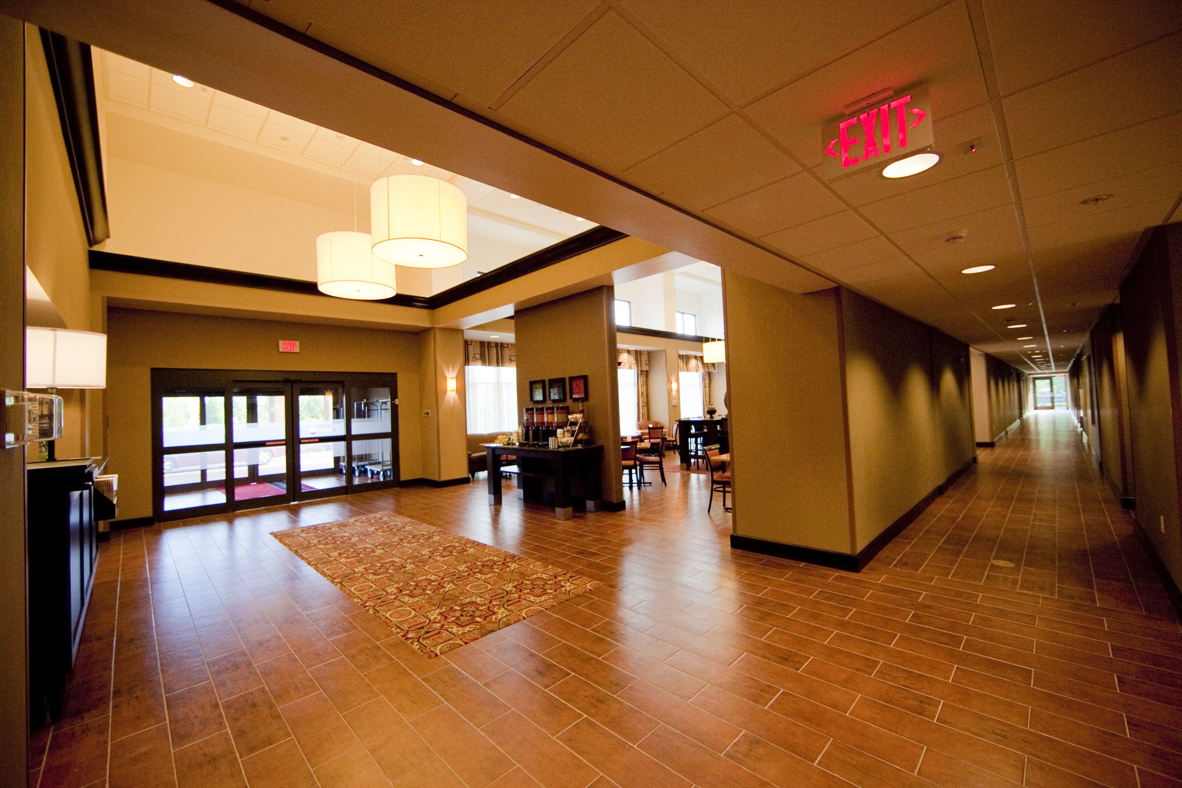 Hampton Inn & Suites Seattle/Kent, WA Hampton Inn & Suites Seattle/Kent, WA