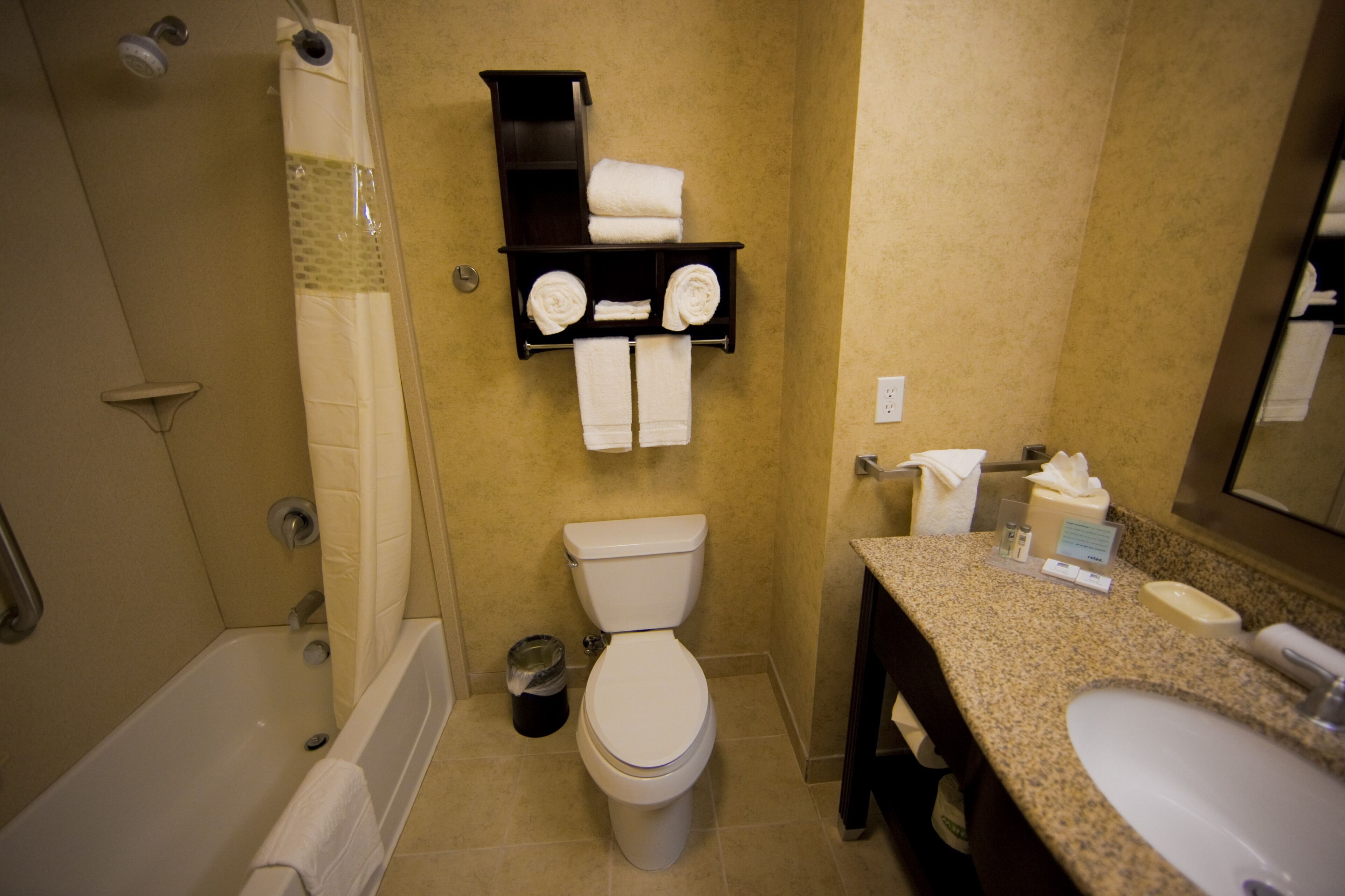Hampton Inn & Suites Seattle/Kent, WA Hampton Inn & Suites Seattle/Kent, WA