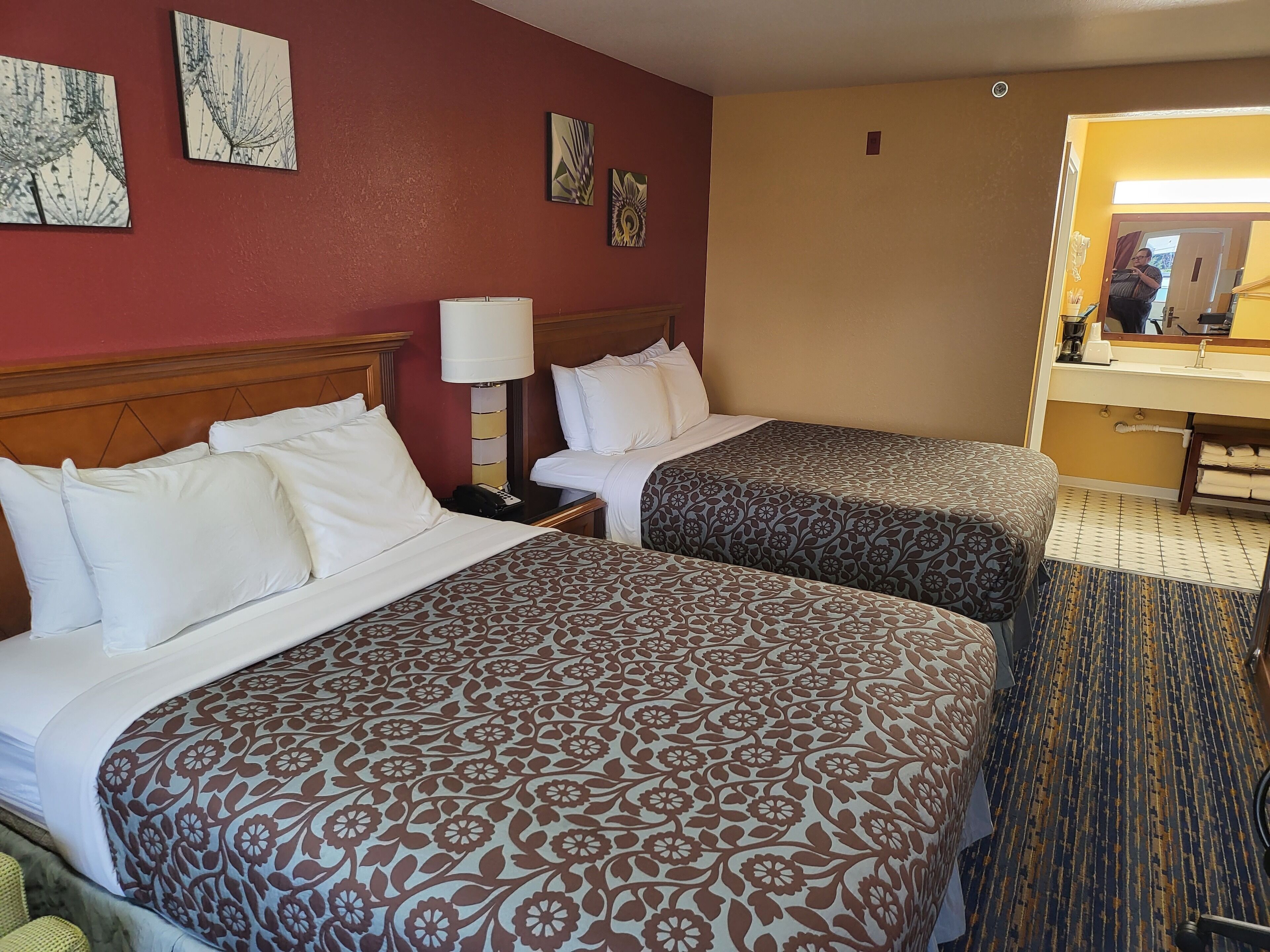 Olympic Inn & Suites