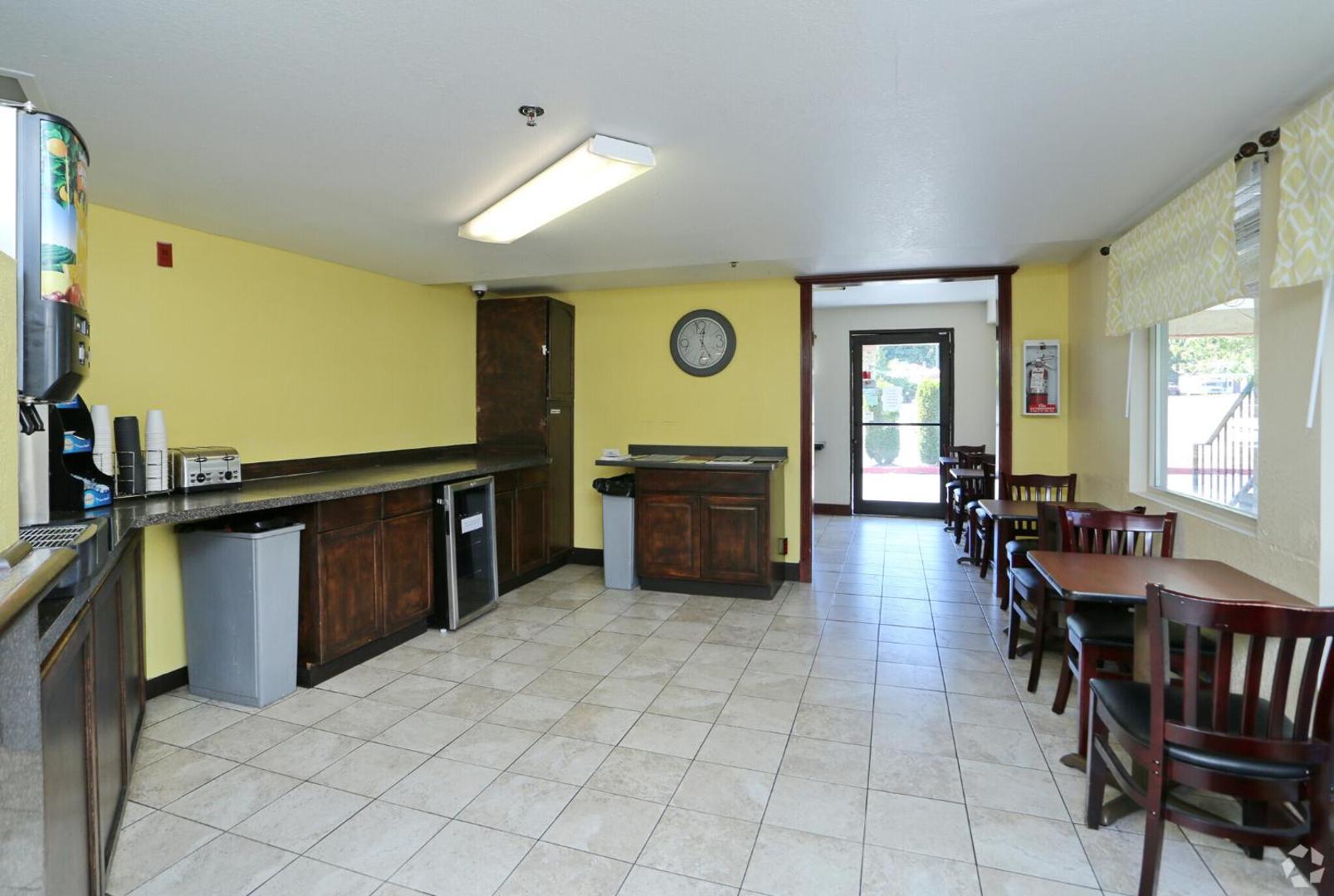 Olympic Inn & Suites