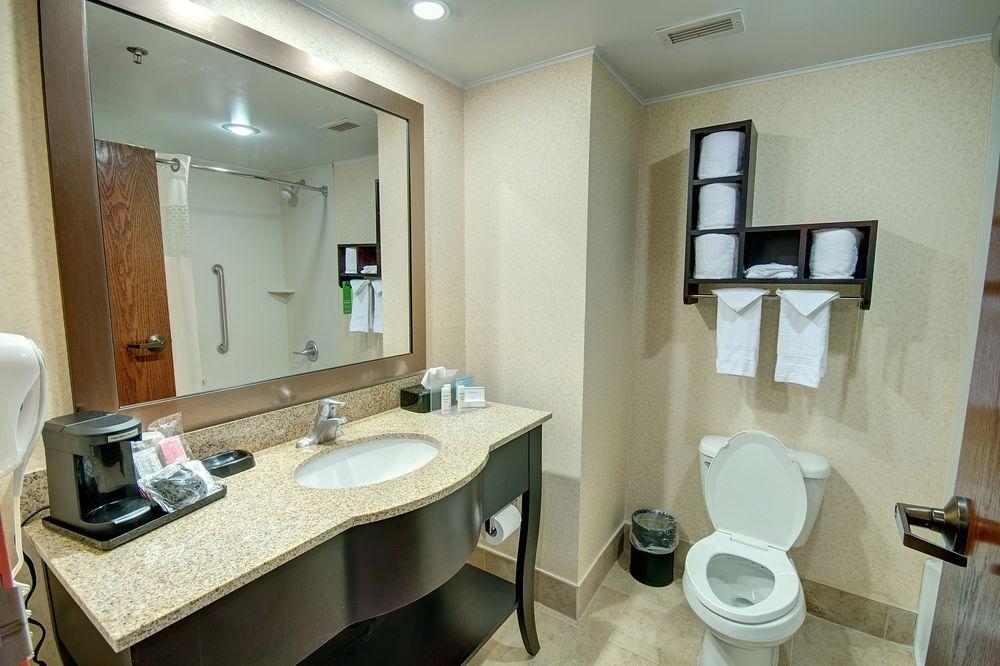 Hampton Inn Parkersburg-Mineral Wells Hampton Inn Parkersburg-Mineral Wells