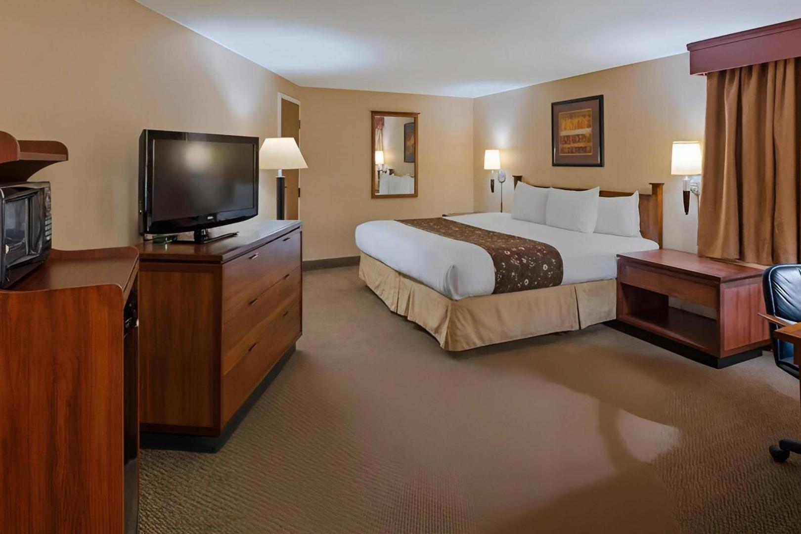 Quality Inn & Suites Black River Falls I-94