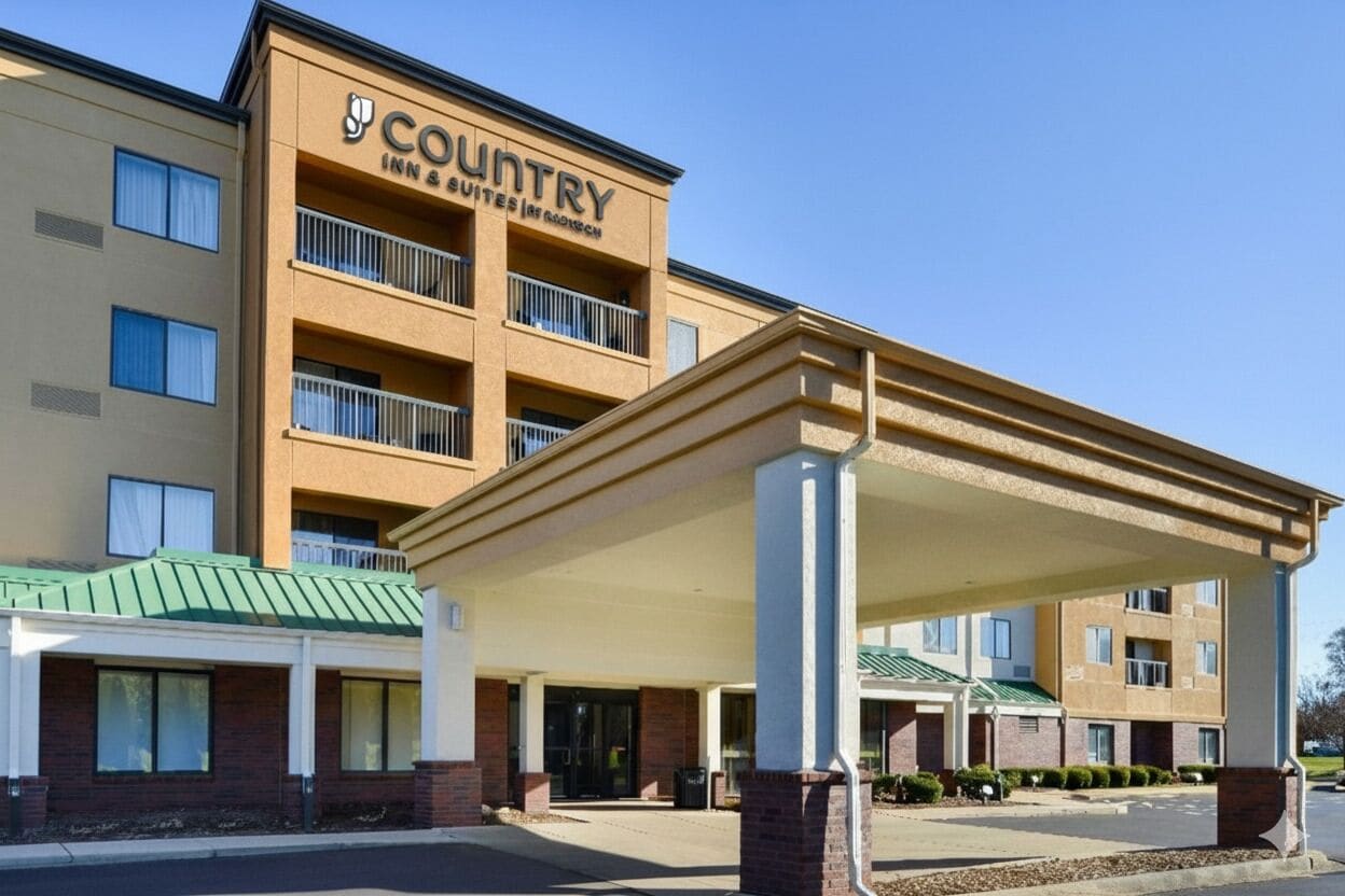 Country Inn & Suites by Radisson Brown Deer