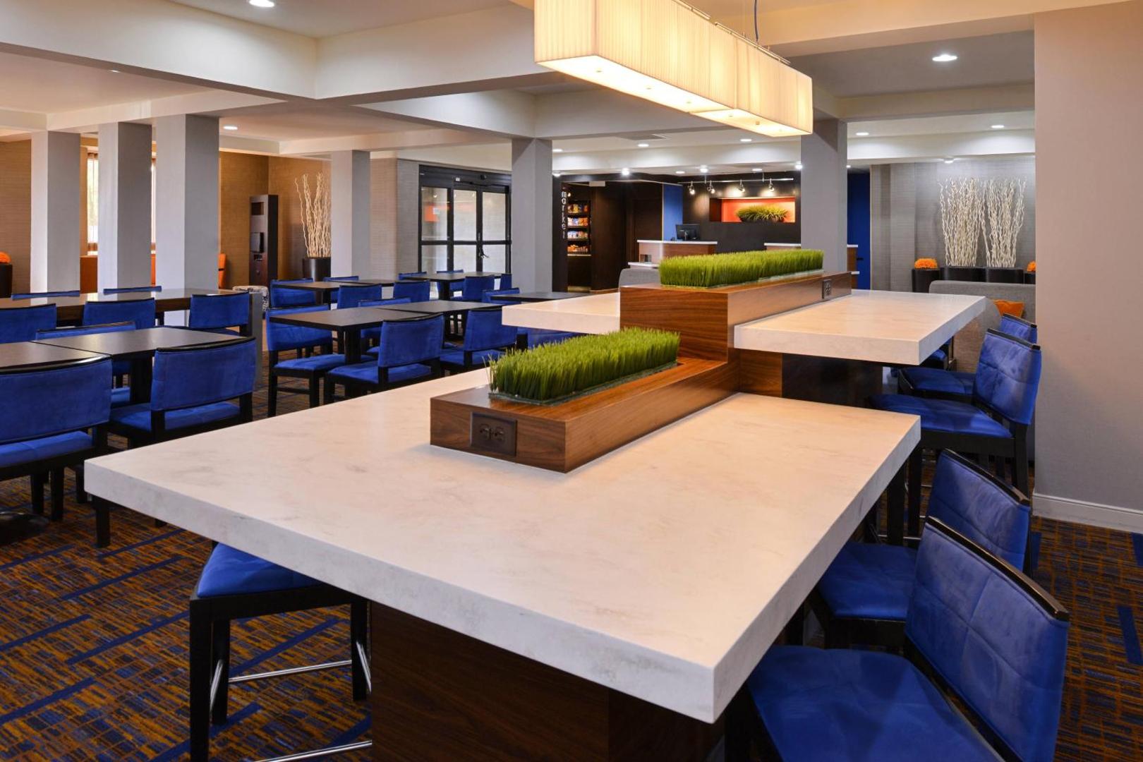 Country Inn & Suites by Radisson Brown Deer