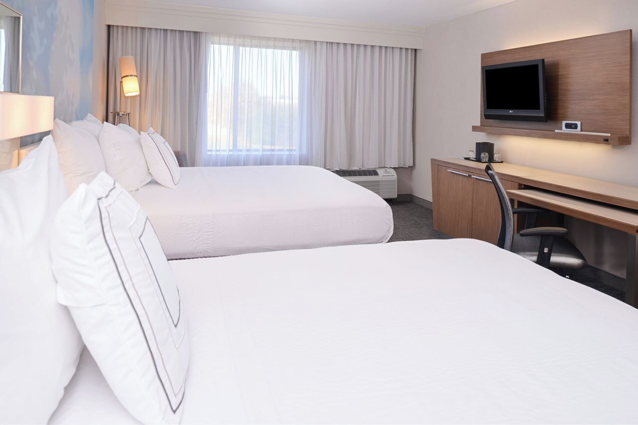 Country Inn & Suites by Radisson Brown Deer