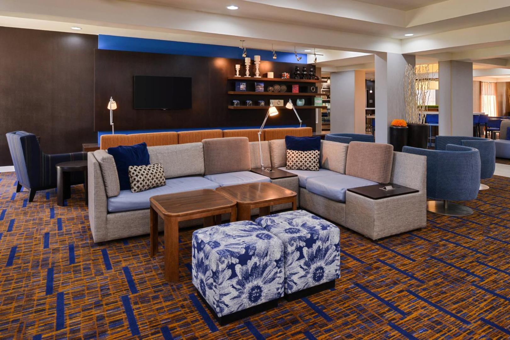 Country Inn & Suites by Radisson Brown Deer