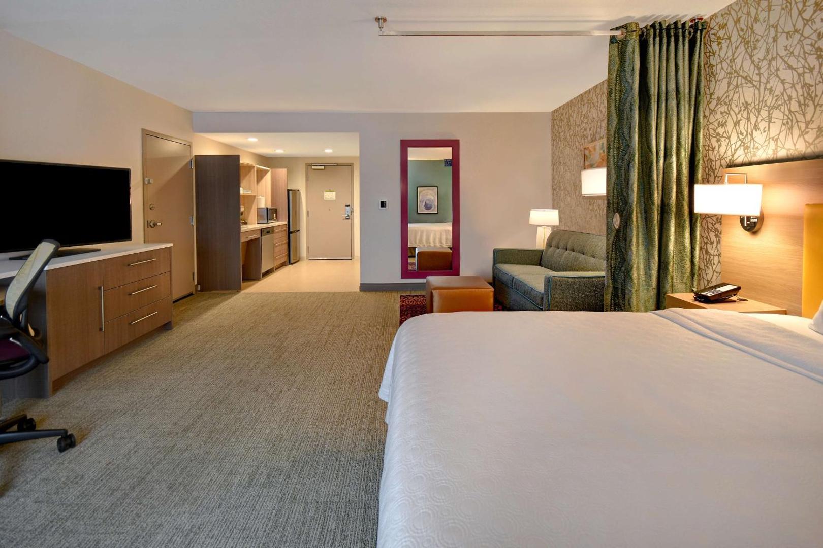 Home2 Suites by Hilton Eau Claire South Home2 Suites by Hilton Eau Claire South