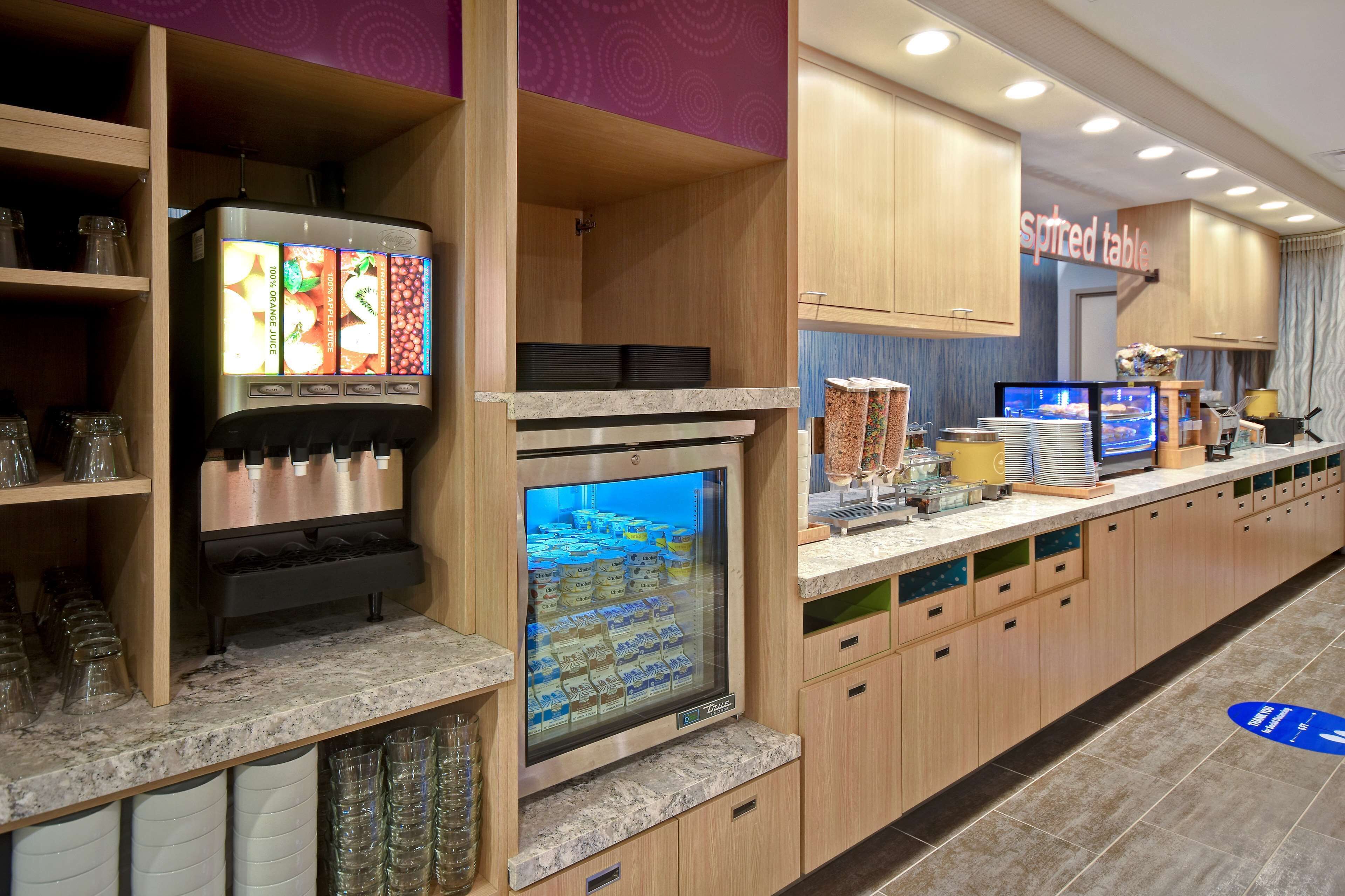 Home2 Suites by Hilton Eau Claire South Home2 Suites by Hilton Eau Claire South