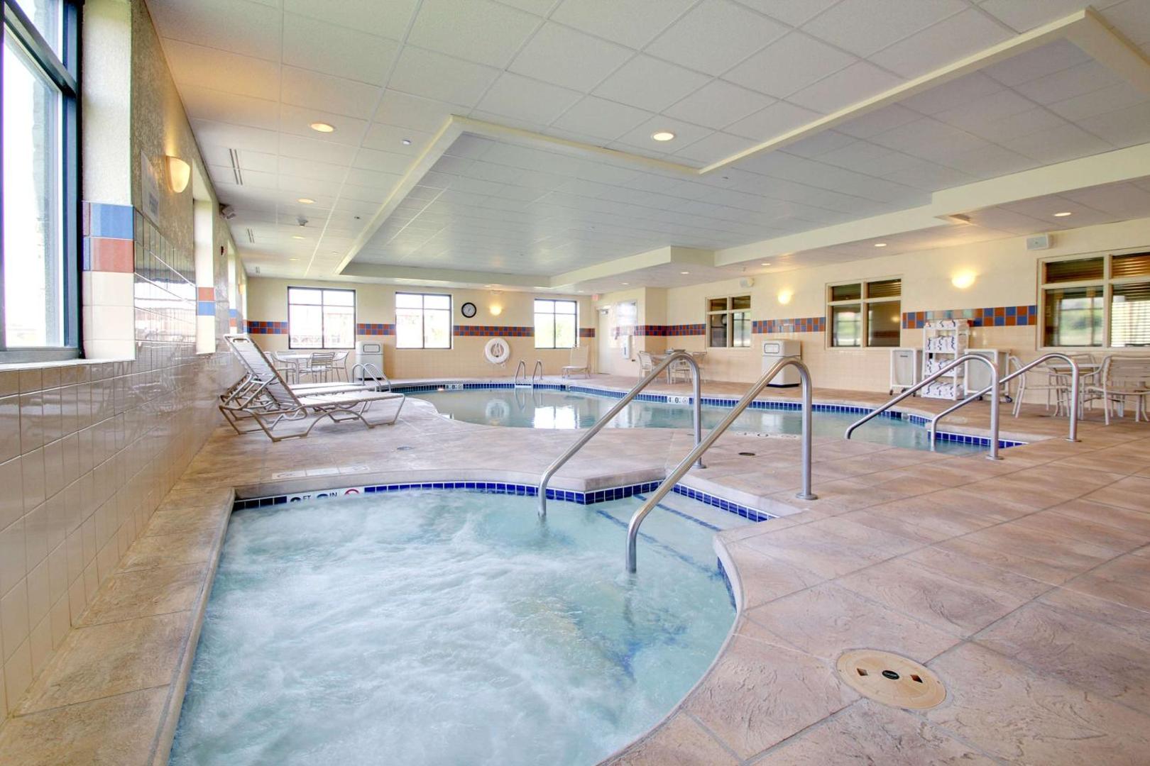Hampton Inn & Suites Grafton Hampton Inn & Suites Grafton