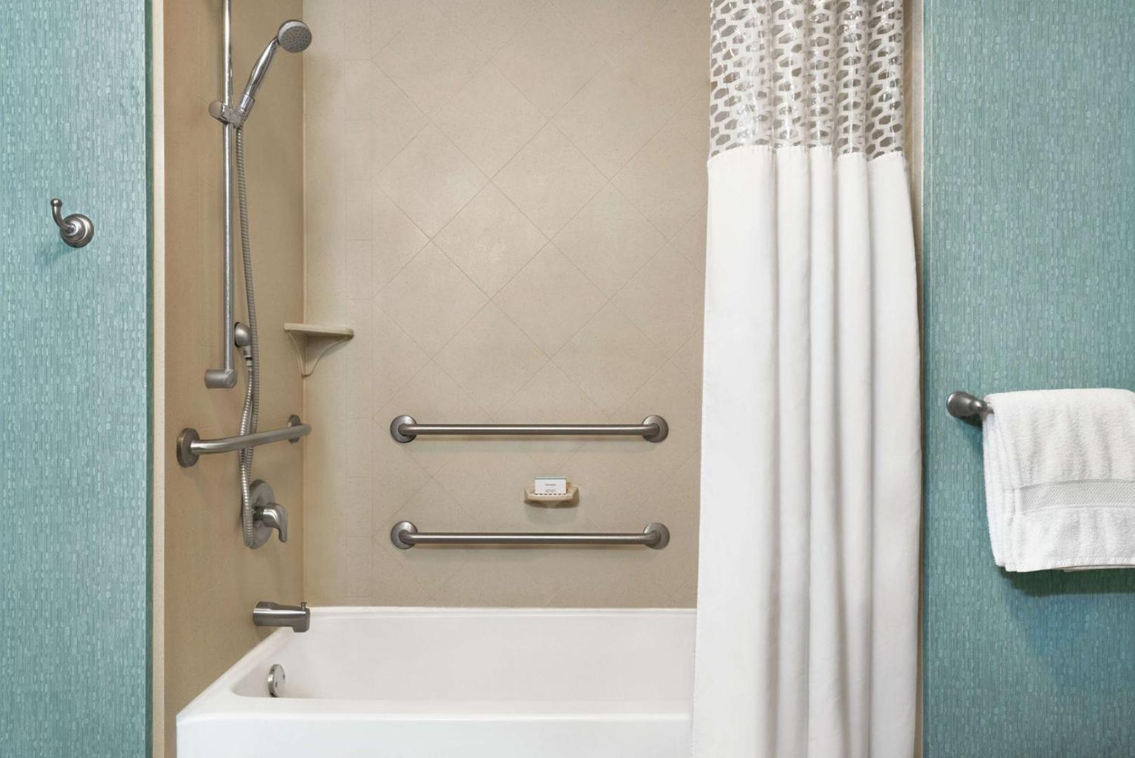 Hampton Inn & Suites Grafton Hampton Inn & Suites Grafton