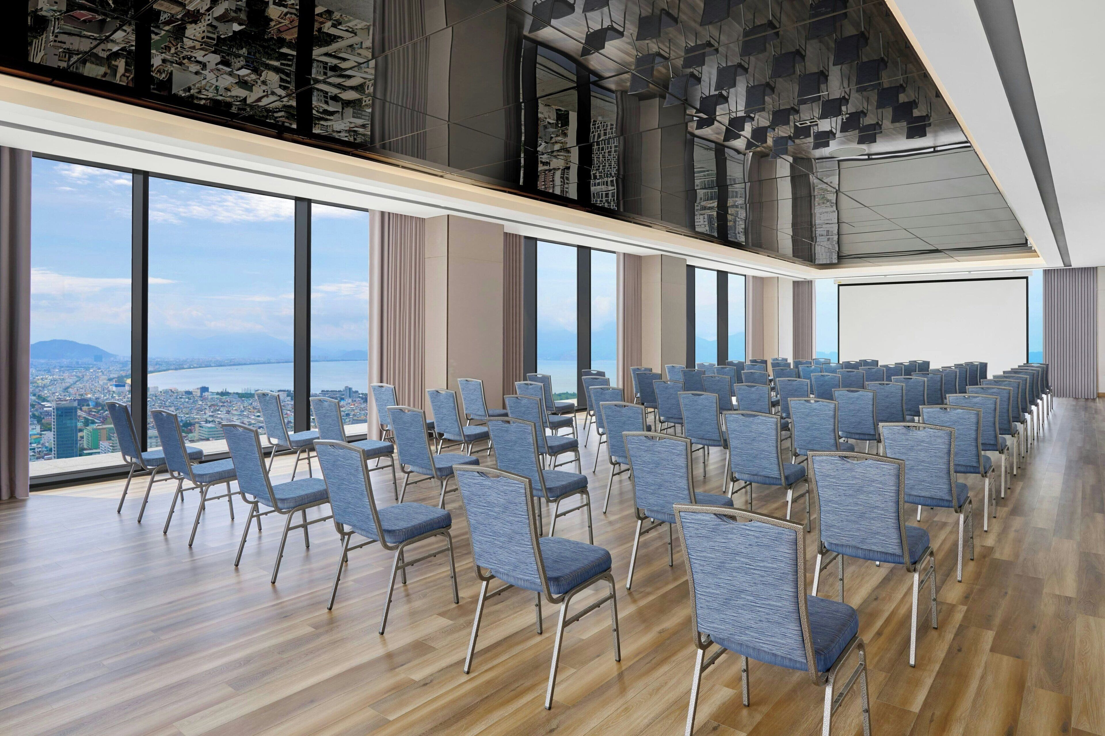 Courtyard by Marriott Danang Han River