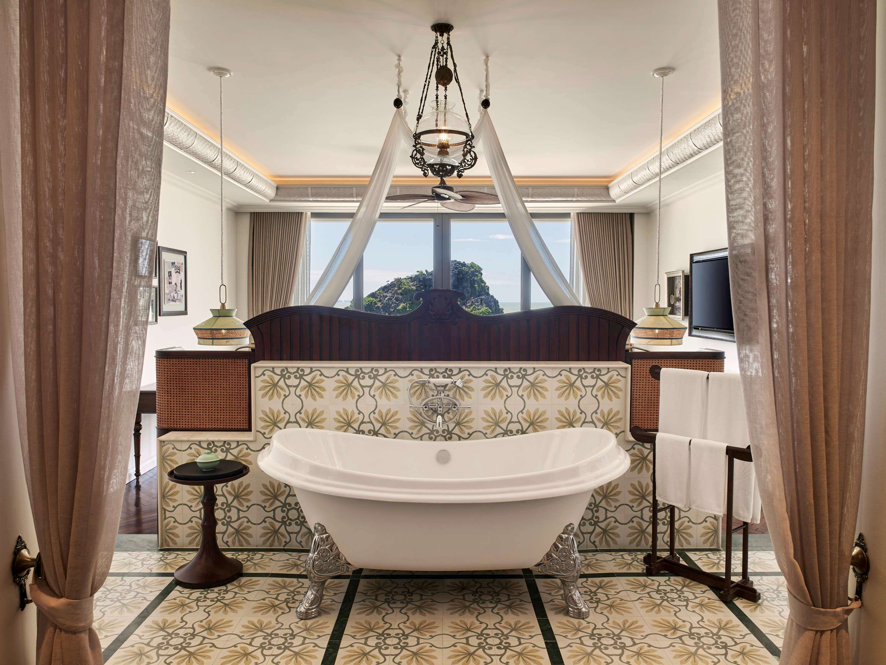 Hotel Perle d'Orient Cat Ba - Mgallery Hotel Perle d'Orient Cat Ba - Mgallery