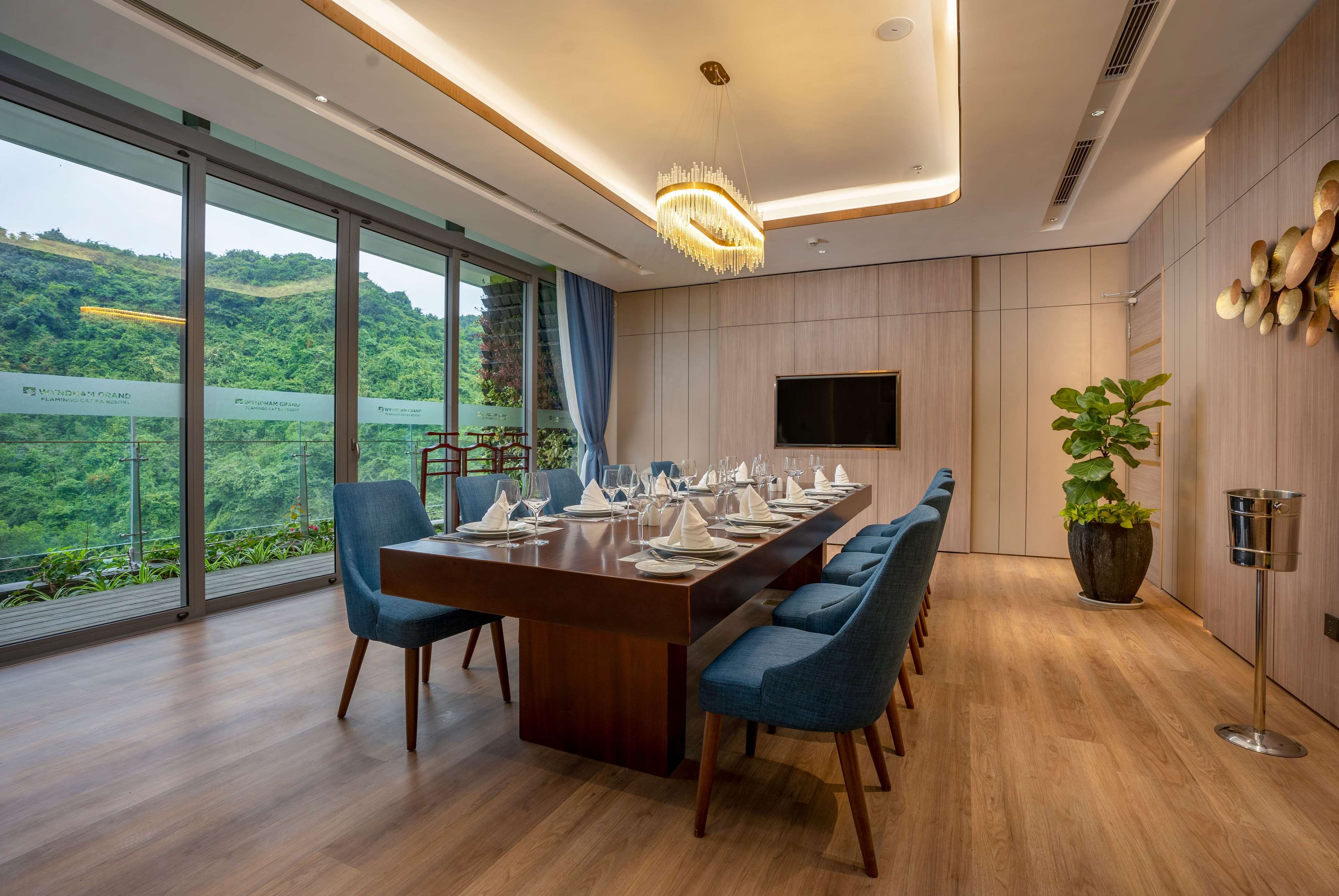 Wyndham Grand Flamingo CatBa Wyndham Grand Flamingo CatBa