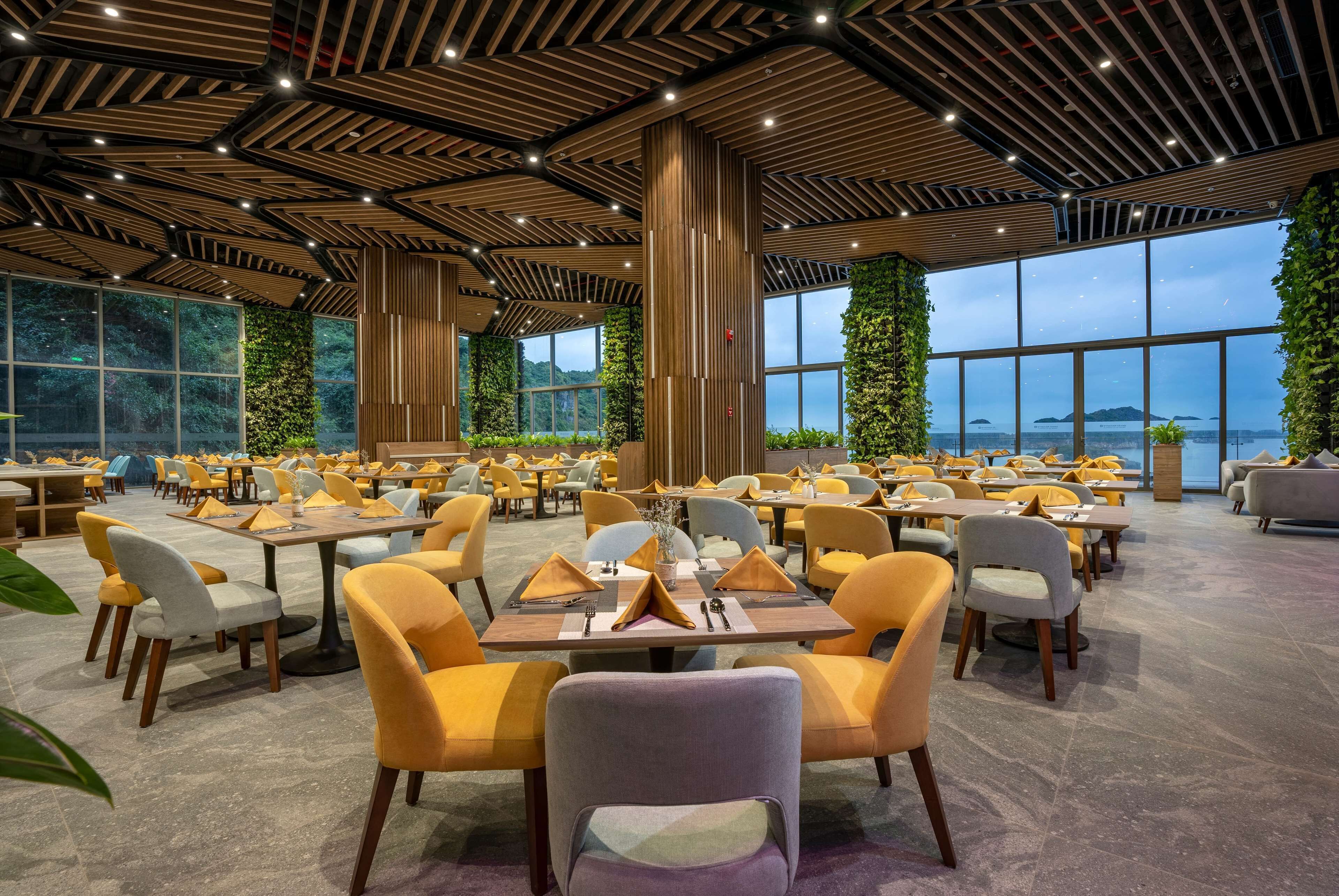 Wyndham Grand Flamingo CatBa Wyndham Grand Flamingo CatBa