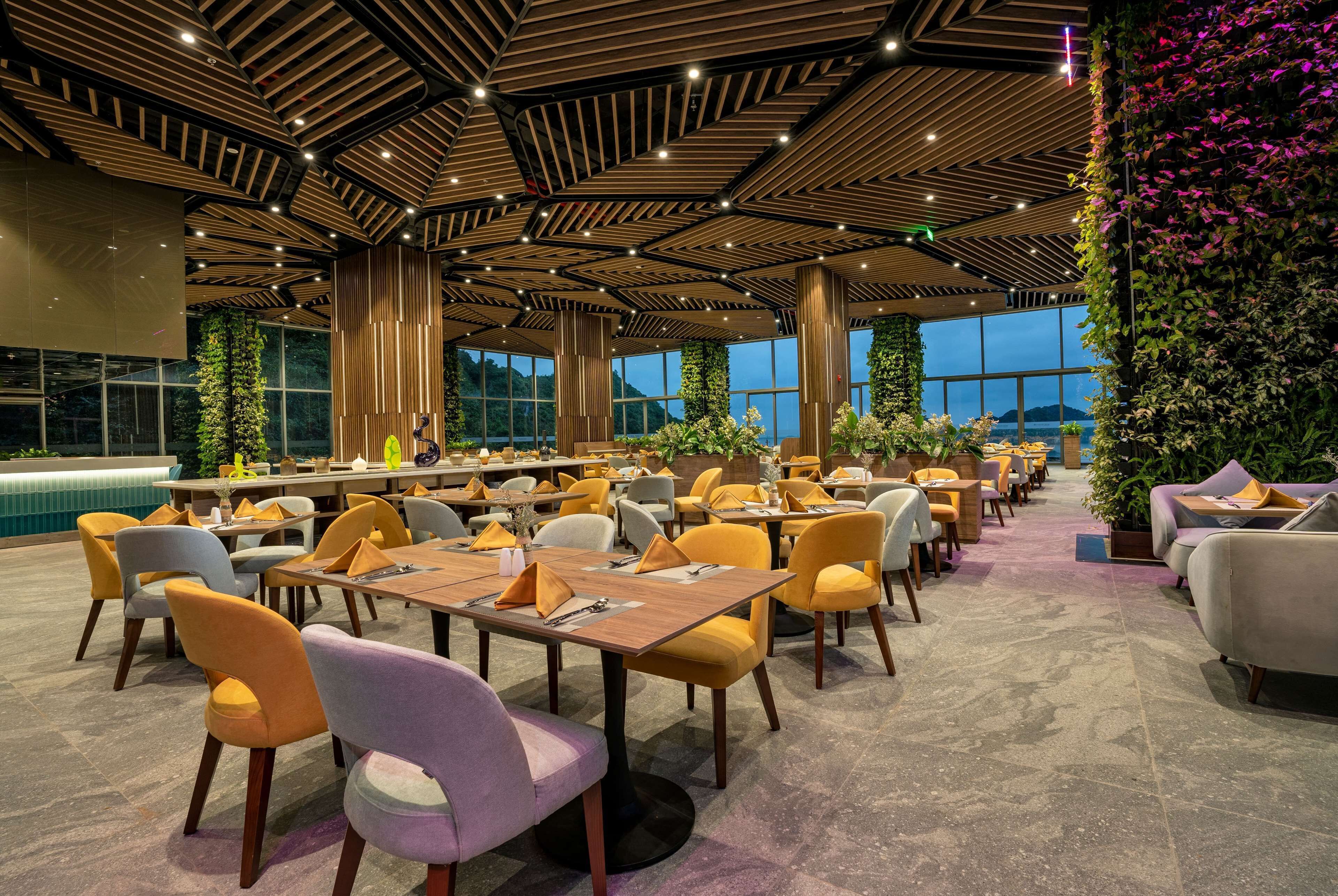 Wyndham Grand Flamingo CatBa Wyndham Grand Flamingo CatBa