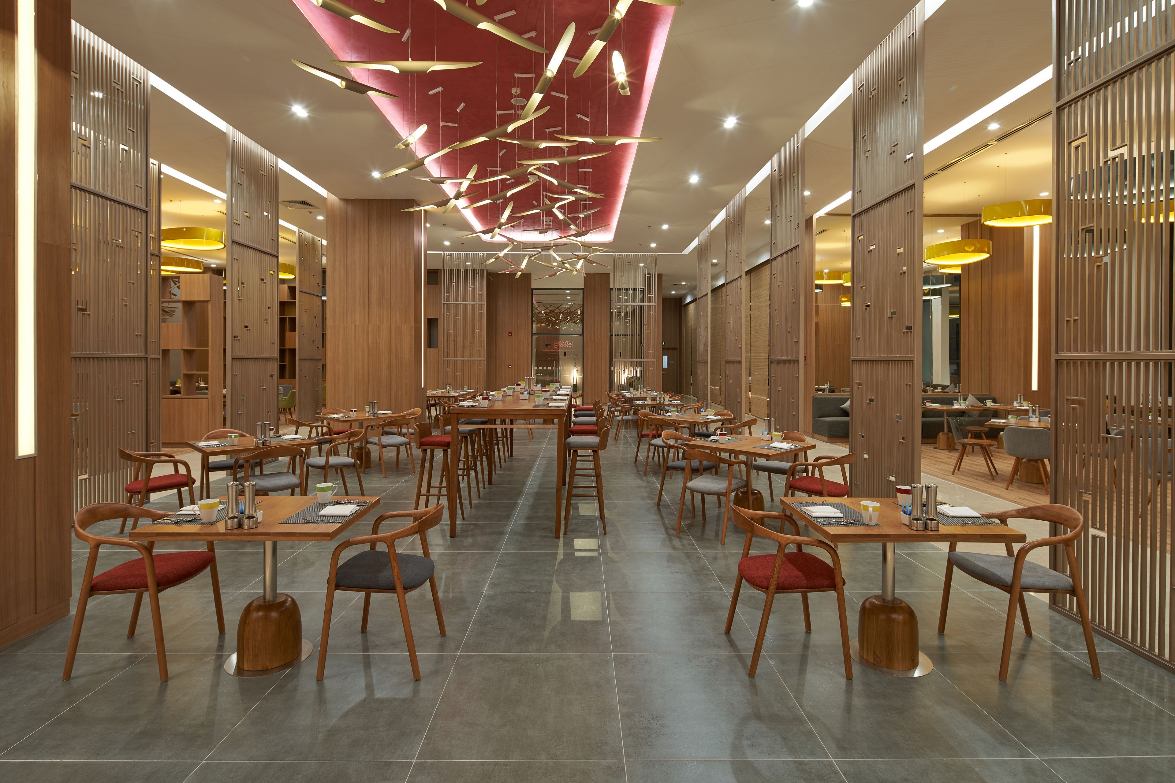 Holiday Inn & Suites Saigon Airport Holiday Inn & Suites Saigon Airport
