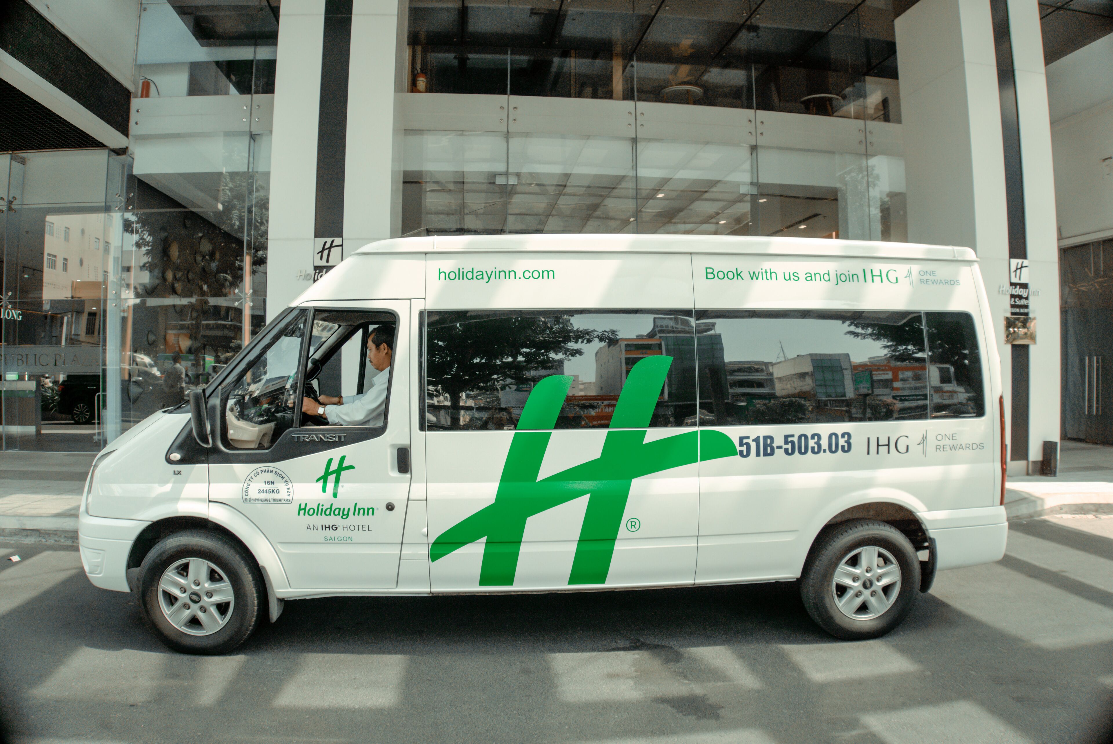 Holiday Inn & Suites Saigon Airport Holiday Inn & Suites Saigon Airport