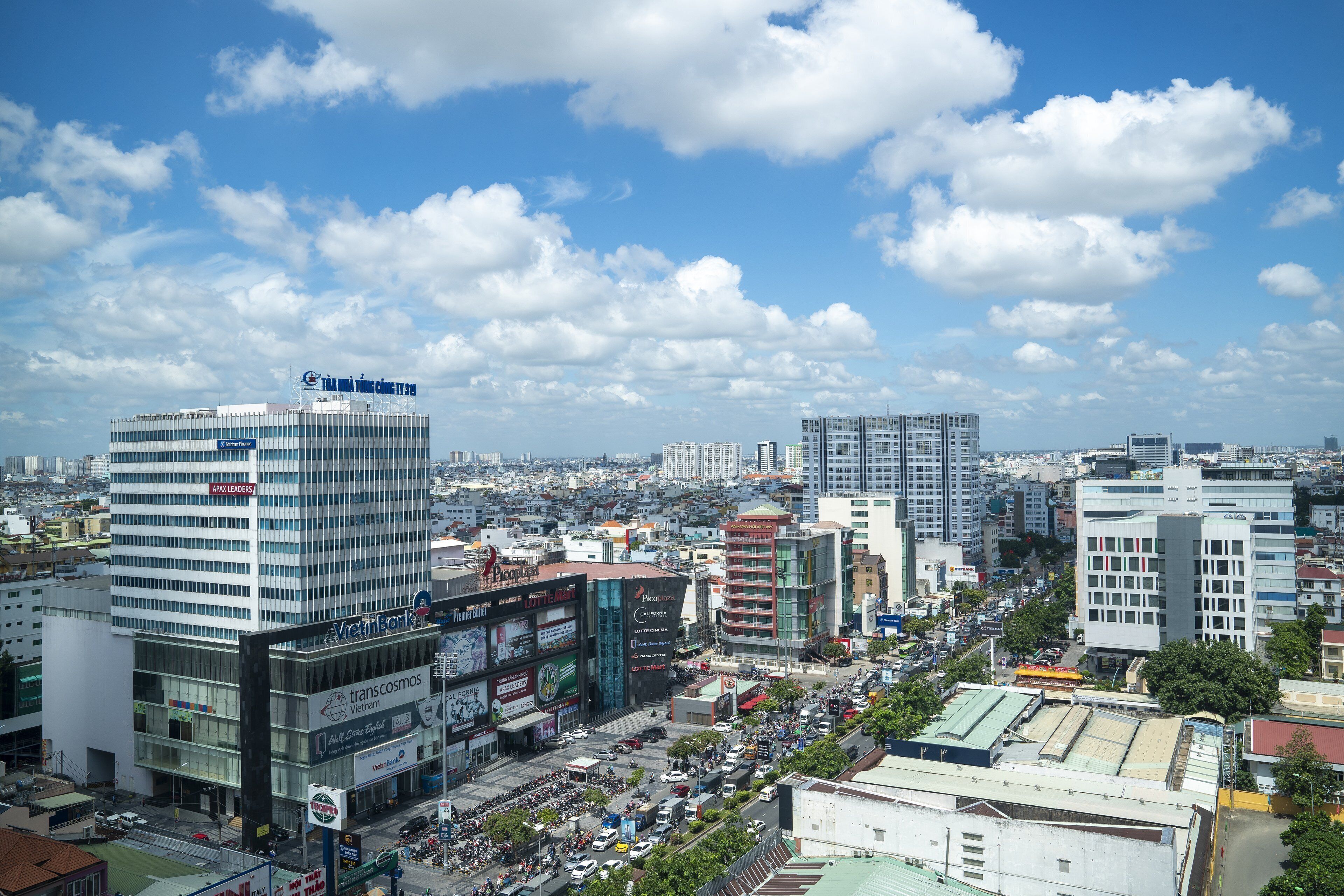 Holiday Inn & Suites Saigon Airport Holiday Inn & Suites Saigon Airport