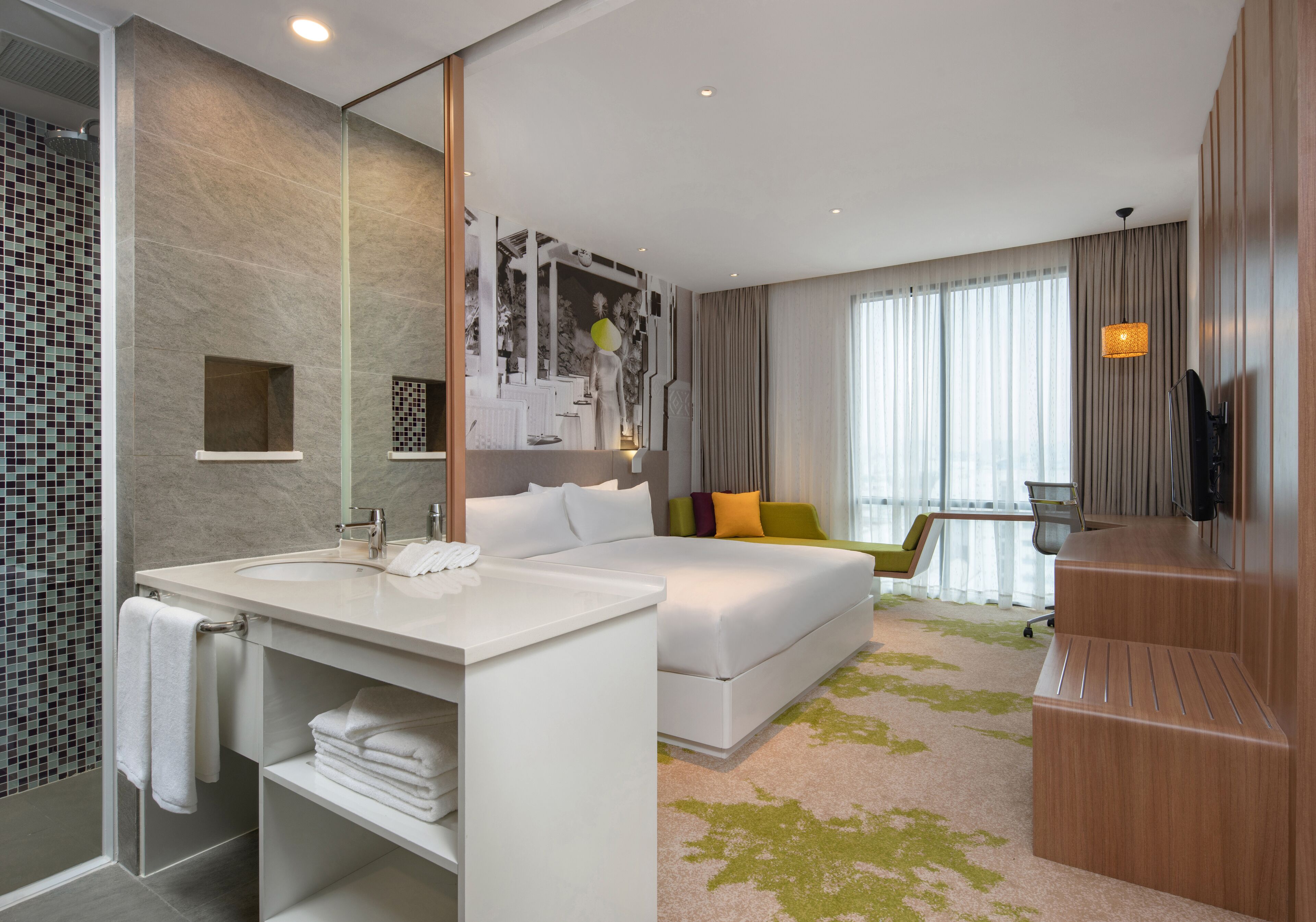 Holiday Inn & Suites Saigon Airport Holiday Inn & Suites Saigon Airport