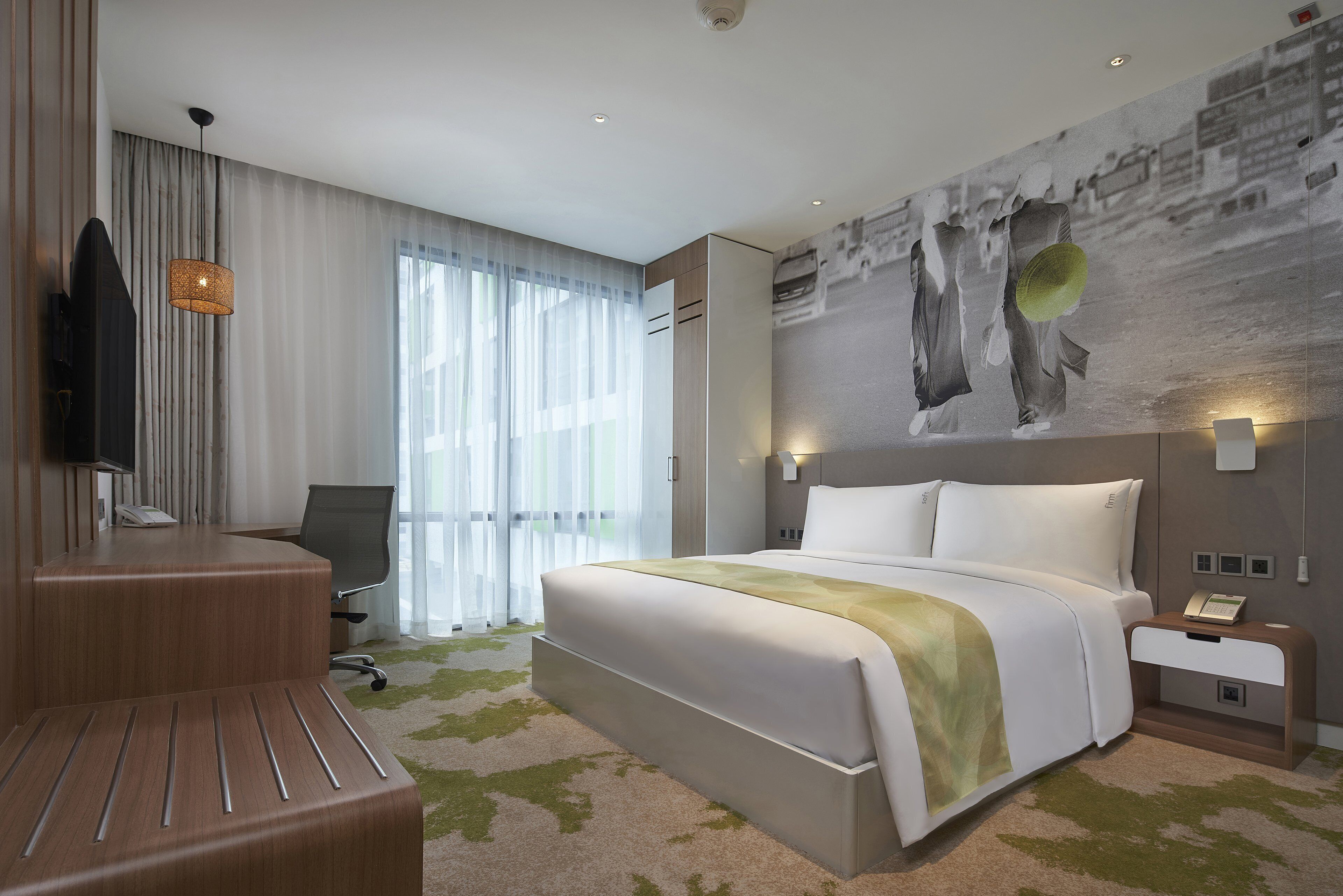 Holiday Inn & Suites Saigon Airport Holiday Inn & Suites Saigon Airport