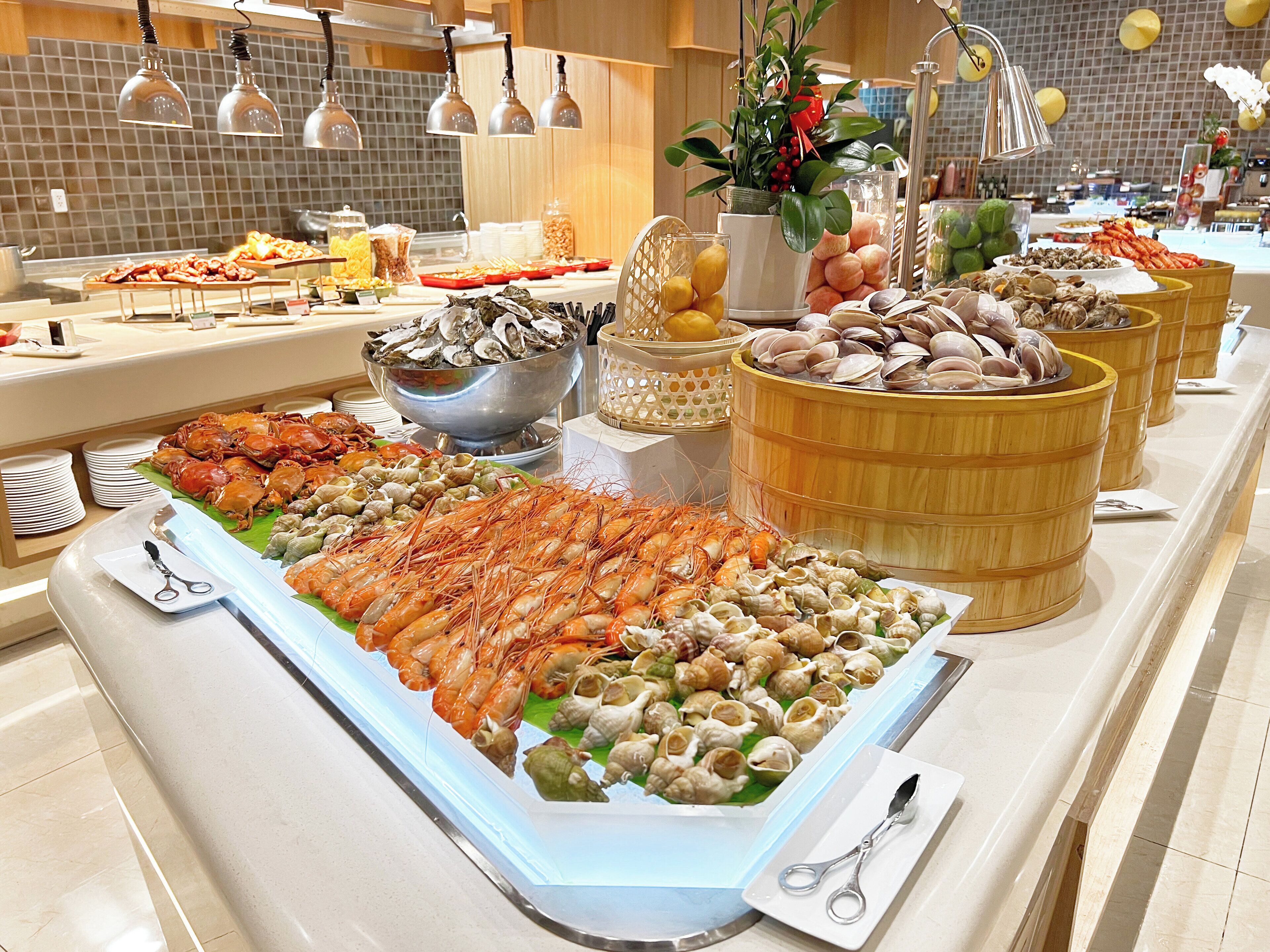 Holiday Inn & Suites Saigon Airport Holiday Inn & Suites Saigon Airport