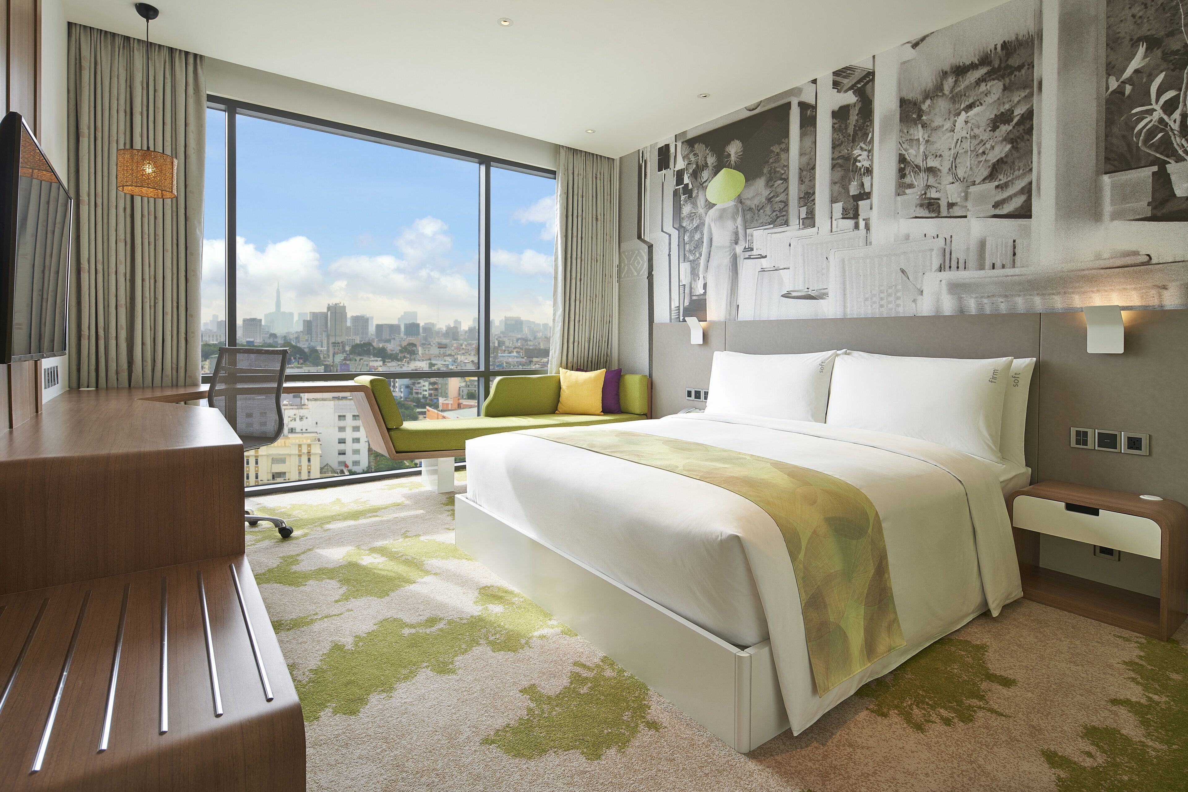 Holiday Inn & Suites Saigon Airport Holiday Inn & Suites Saigon Airport