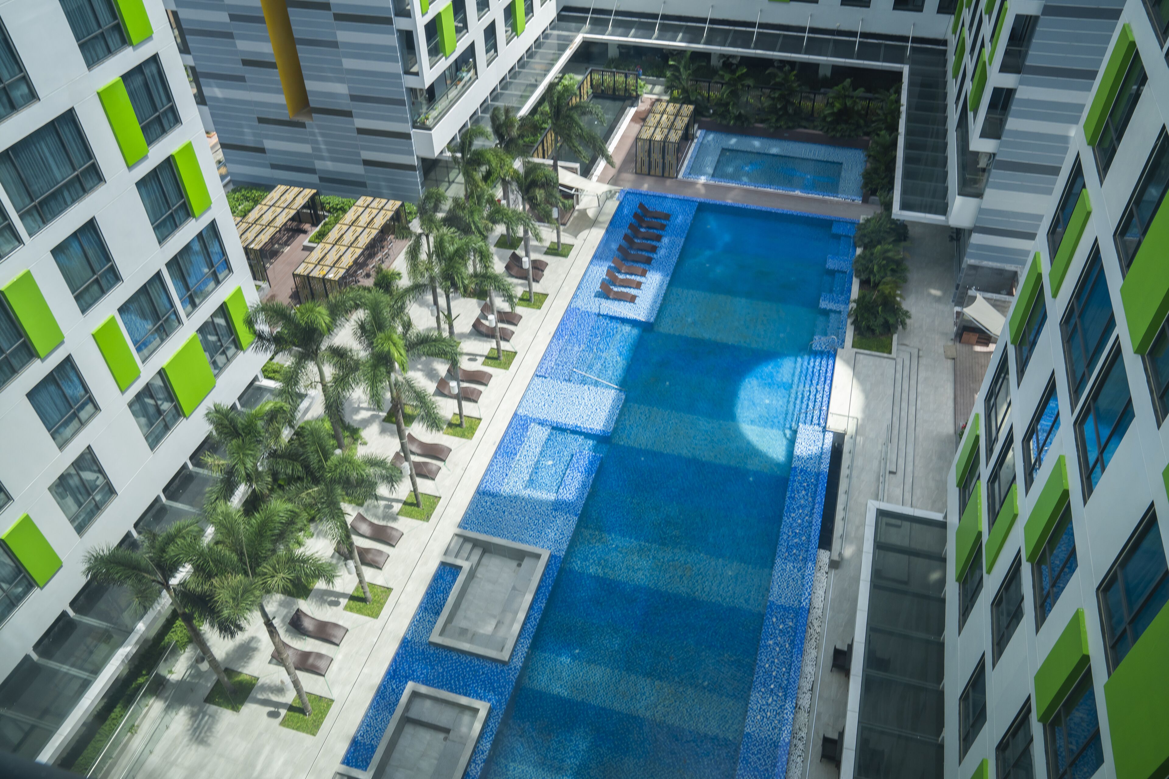 Holiday Inn & Suites Saigon Airport Holiday Inn & Suites Saigon Airport