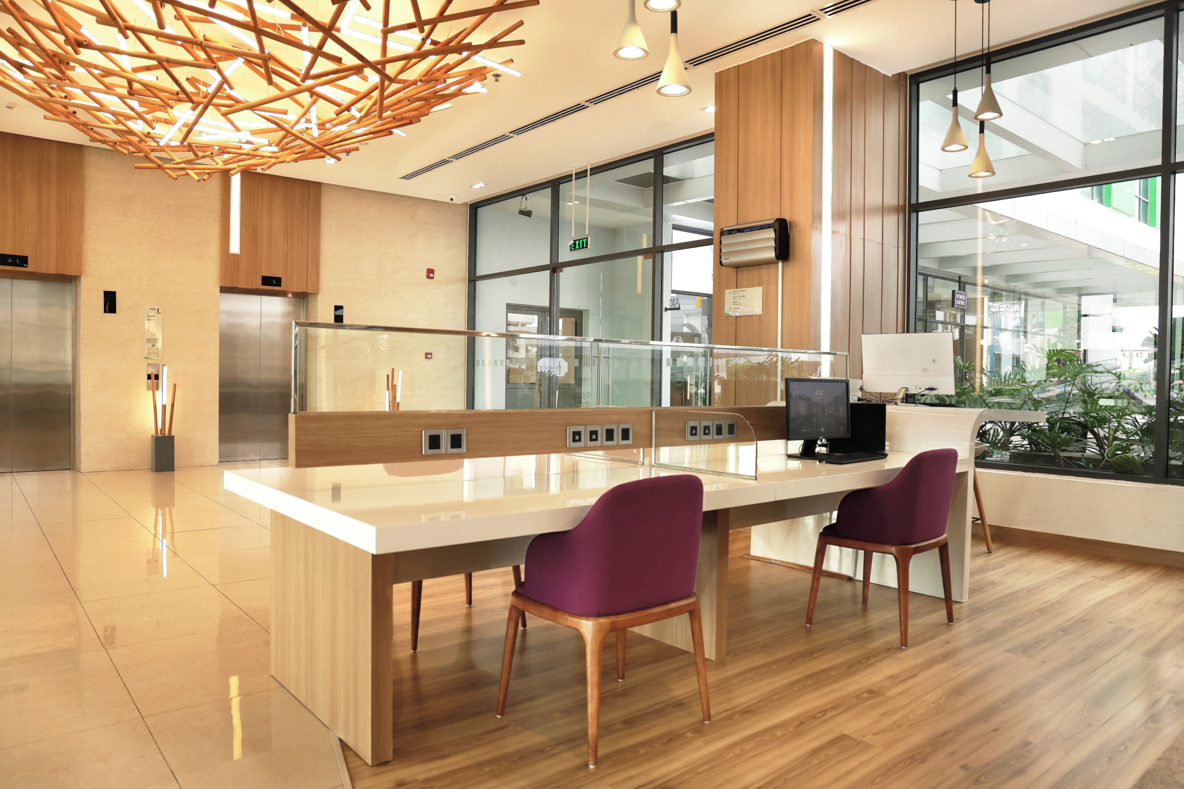 Holiday Inn & Suites Saigon Airport Holiday Inn & Suites Saigon Airport