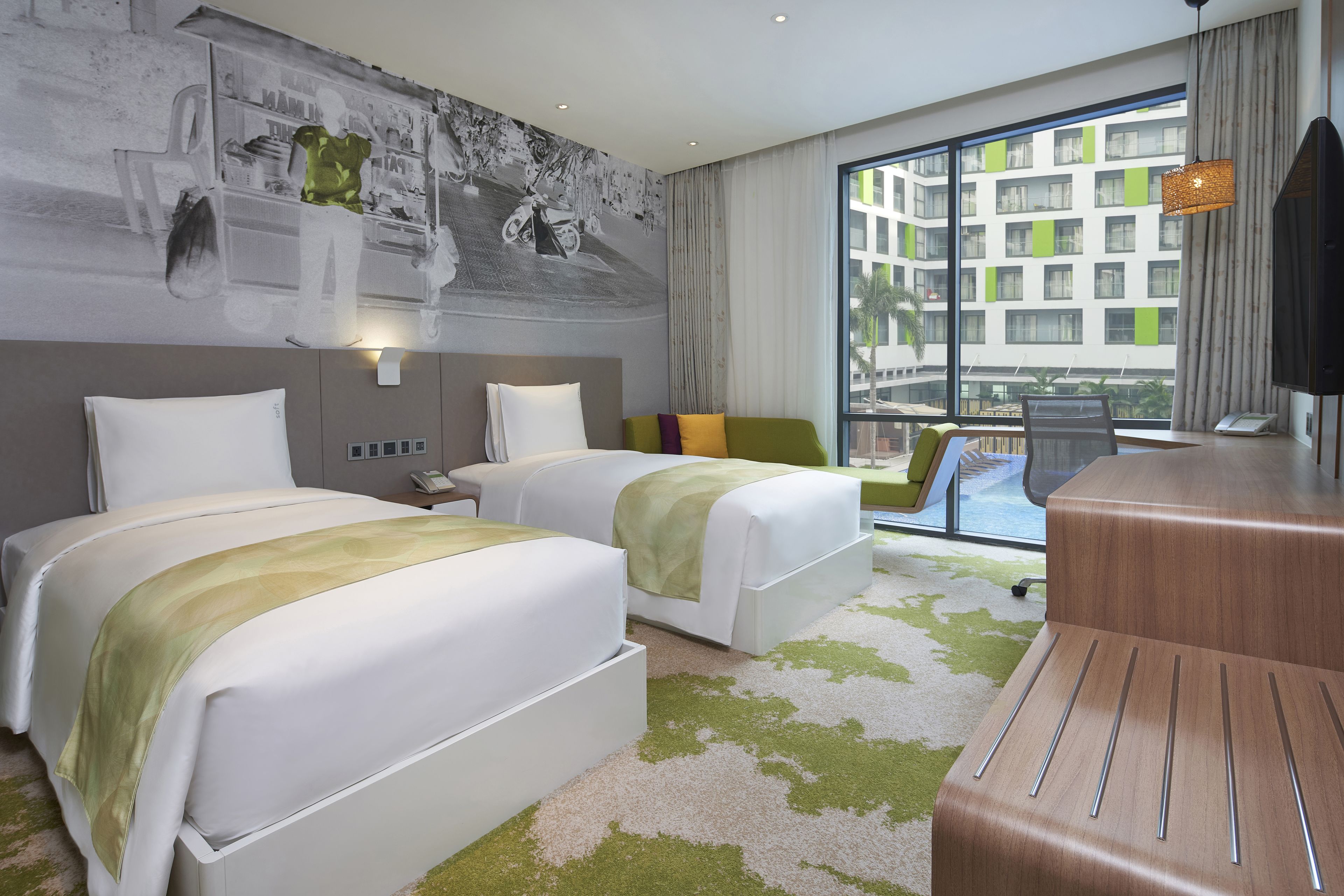 Holiday Inn & Suites Saigon Airport Holiday Inn & Suites Saigon Airport