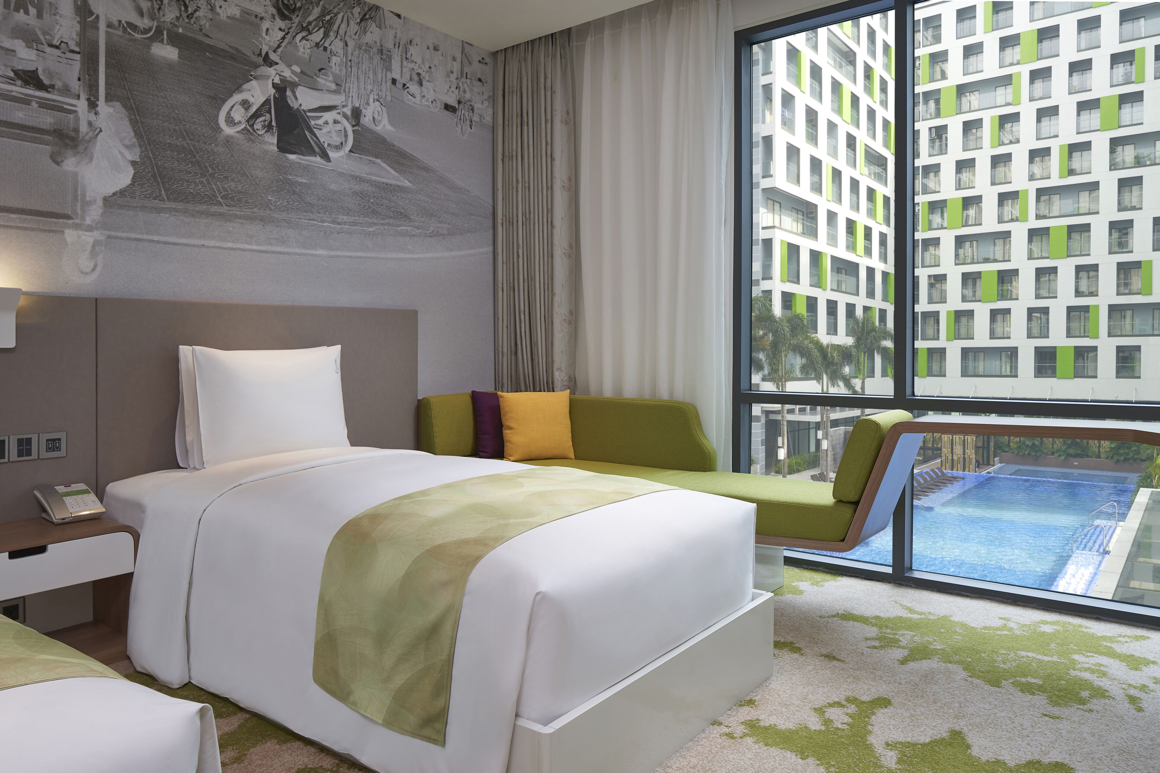 Holiday Inn & Suites Saigon Airport Holiday Inn & Suites Saigon Airport