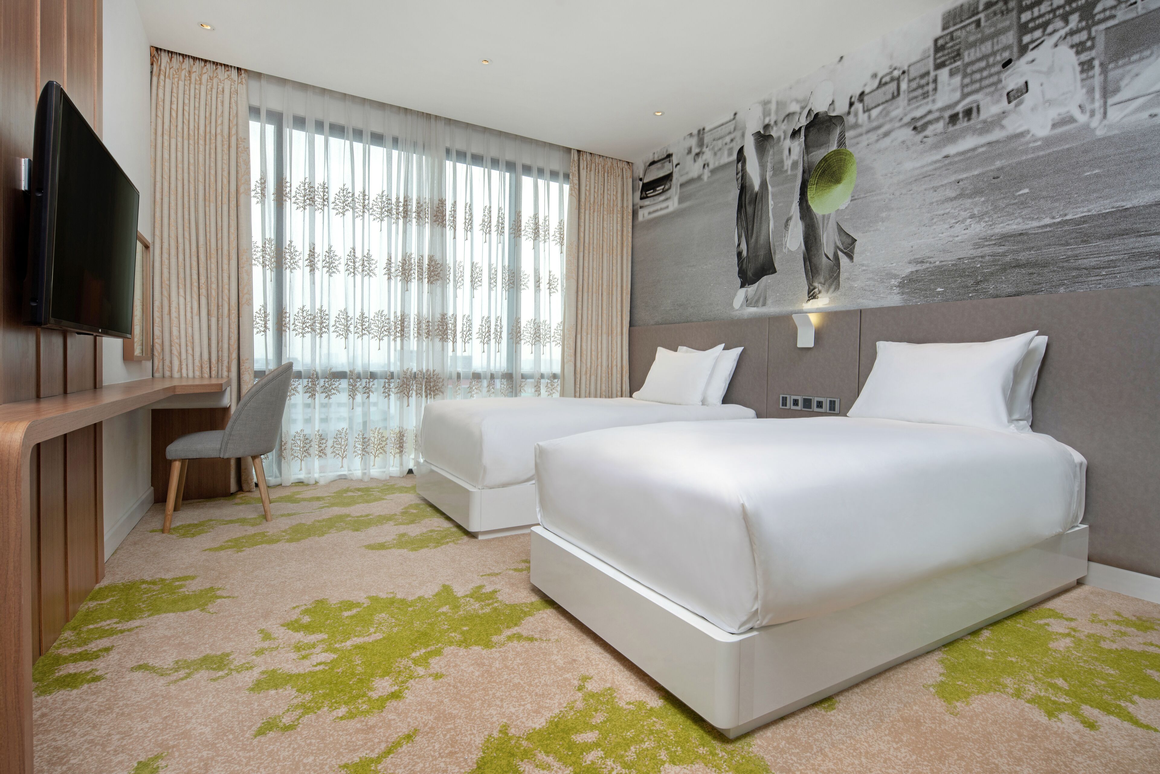 Holiday Inn & Suites Saigon Airport Holiday Inn & Suites Saigon Airport