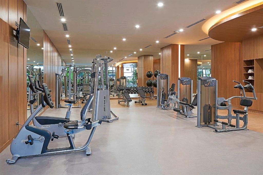 Holiday Inn & Suites Saigon Airport Holiday Inn & Suites Saigon Airport