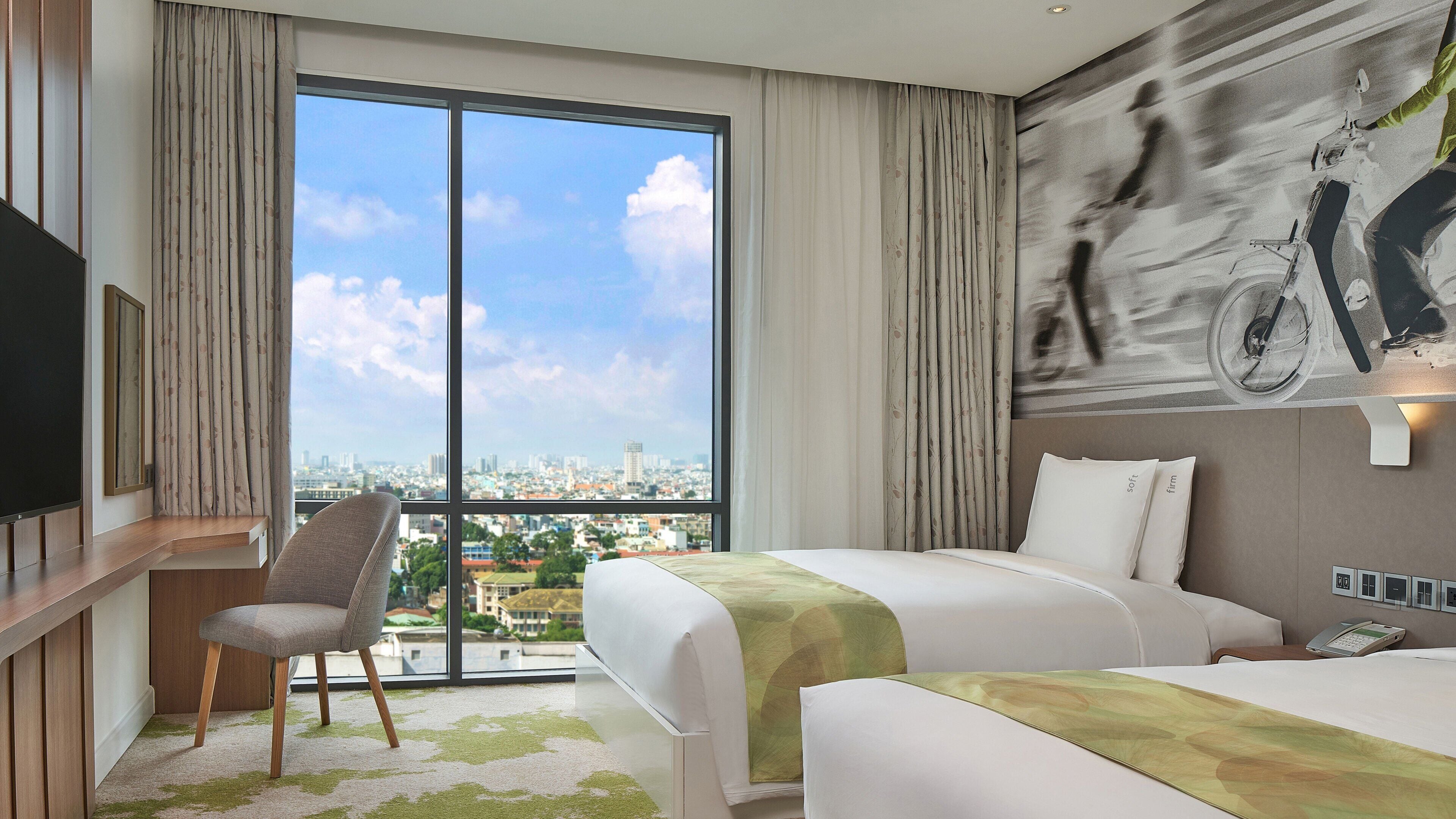 Holiday Inn & Suites Saigon Airport Holiday Inn & Suites Saigon Airport