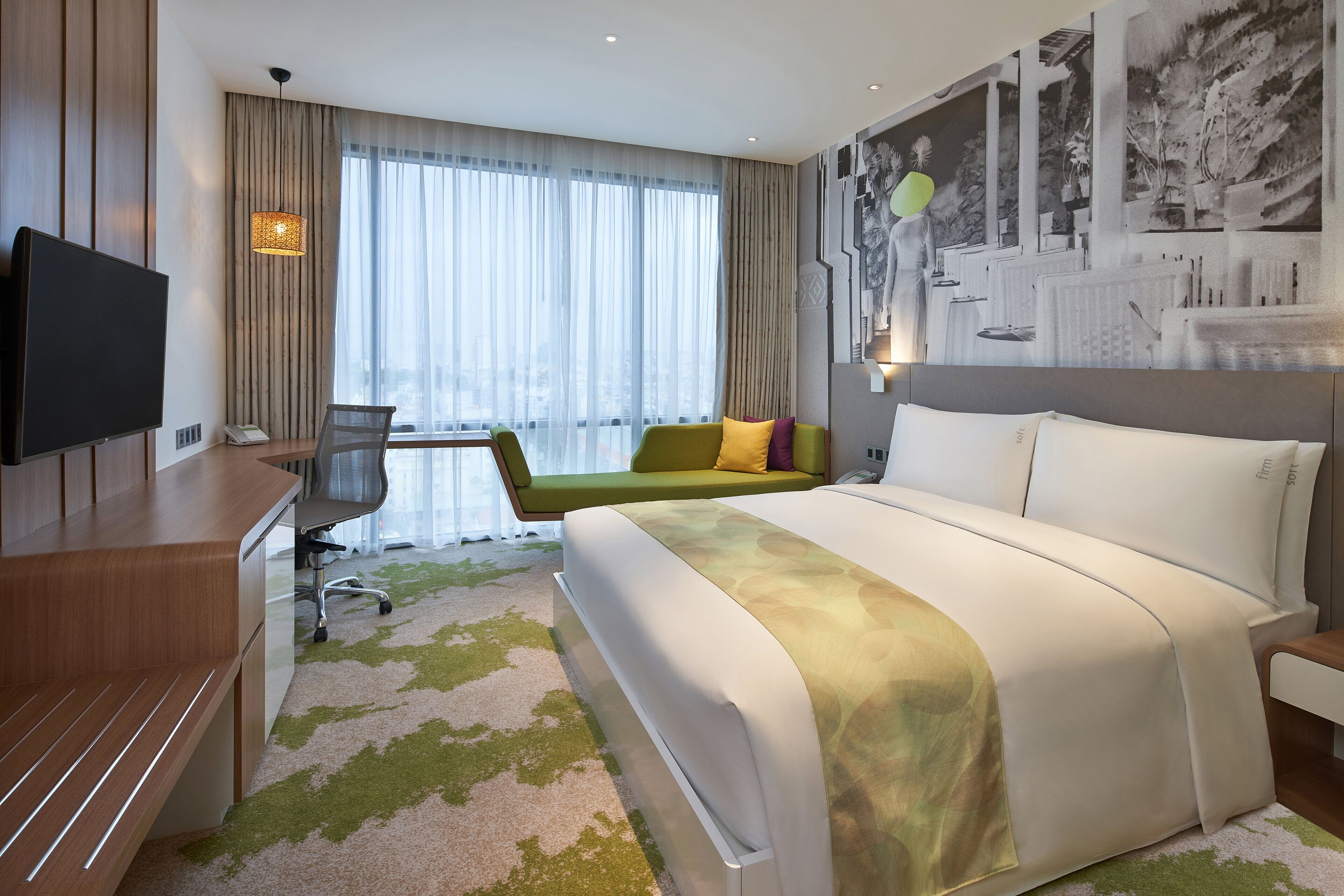 Holiday Inn & Suites Saigon Airport Holiday Inn & Suites Saigon Airport
