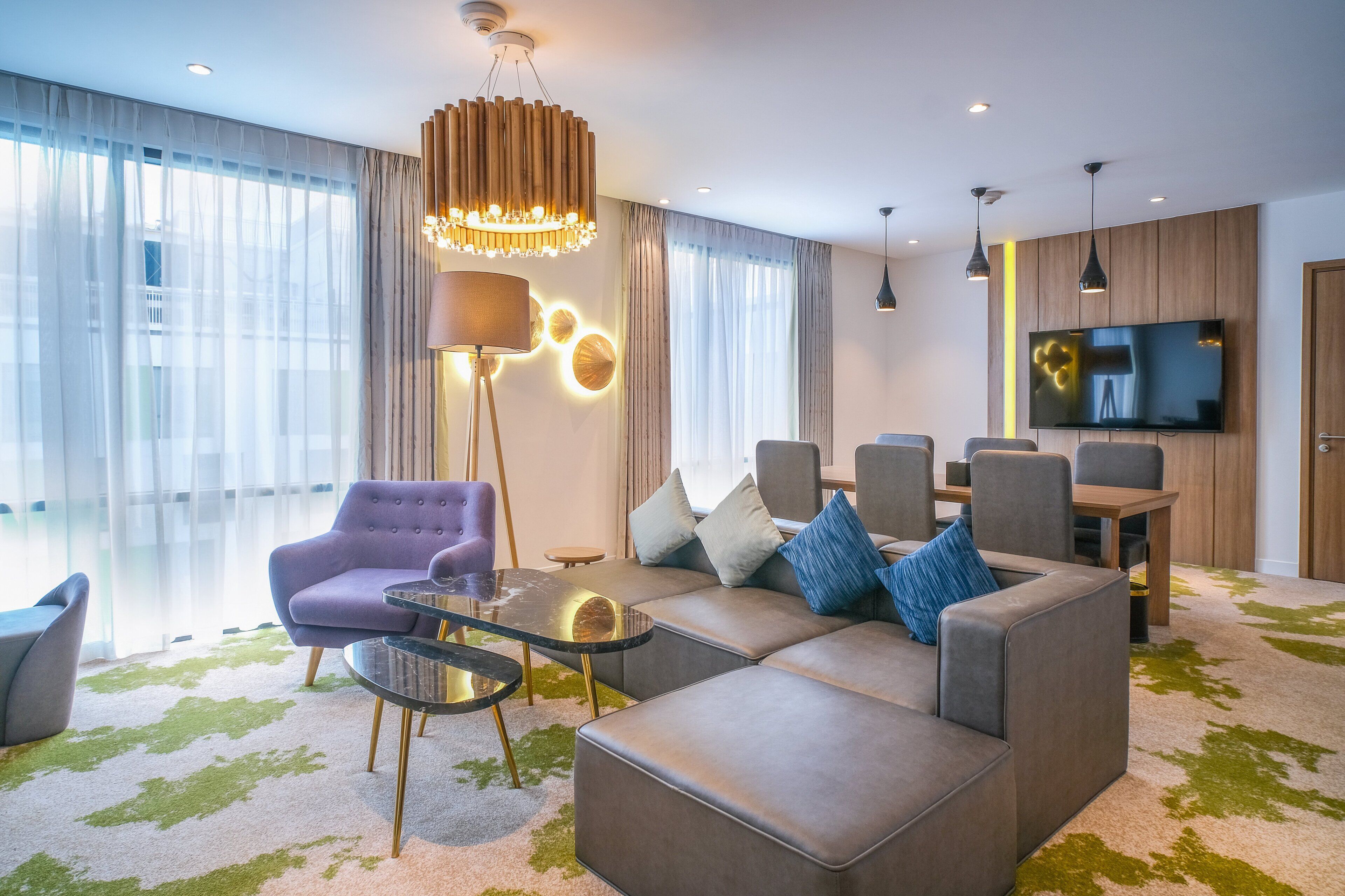 Holiday Inn & Suites Saigon Airport Holiday Inn & Suites Saigon Airport